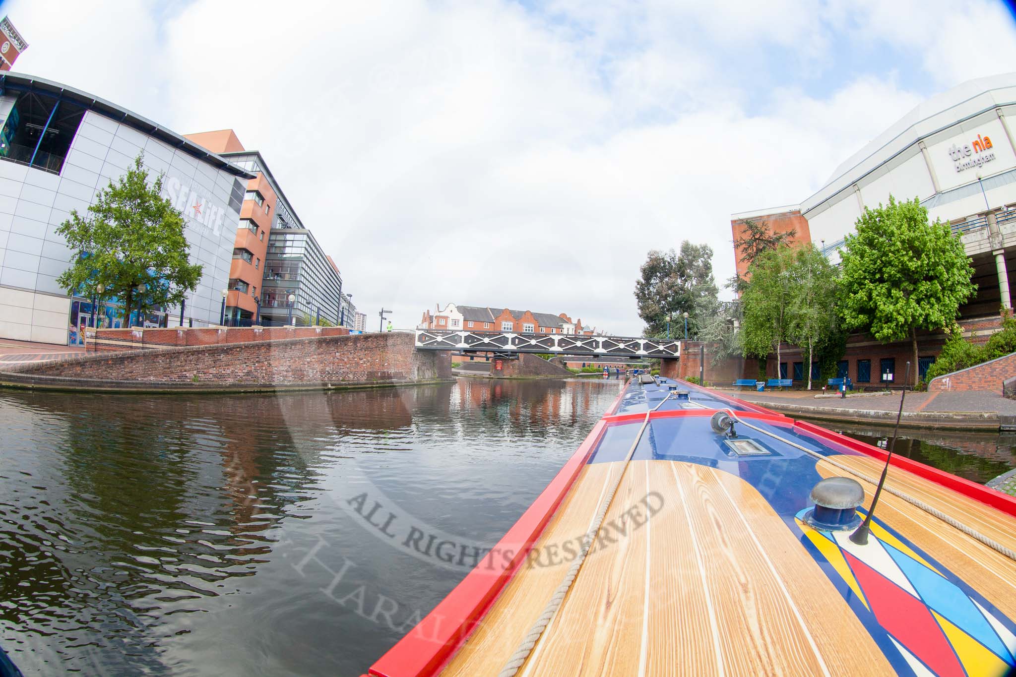 BCN Marathon Challenge 2013: NB "Felonious Mongoose", at Old Street Junction in the centre of Birmingham, minutes before the start of the BCN Marathon Challenge. On the right the NIA Birmingham, the National Indoor Arena, on the left the "Sealife" aquarium..
Birmingham Canal Navigation,


United Kingdom,
on 25 May 2013 at 07:53, image #24