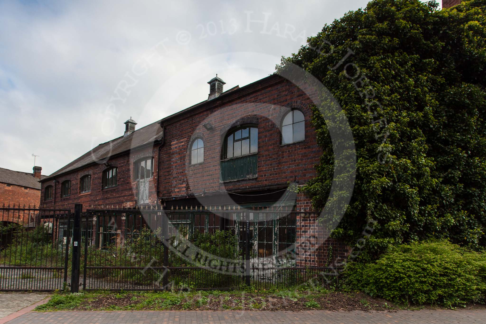 BCN Marathon Challenge 2013: Corporation Wharf canalside warehouses at the BCN New Main Line near Ladywood Junction, and next to Horseshoe Stables..
Birmingham Canal Navigation,


United Kingdom,
on 25 May 2013 at 08:03, image #34