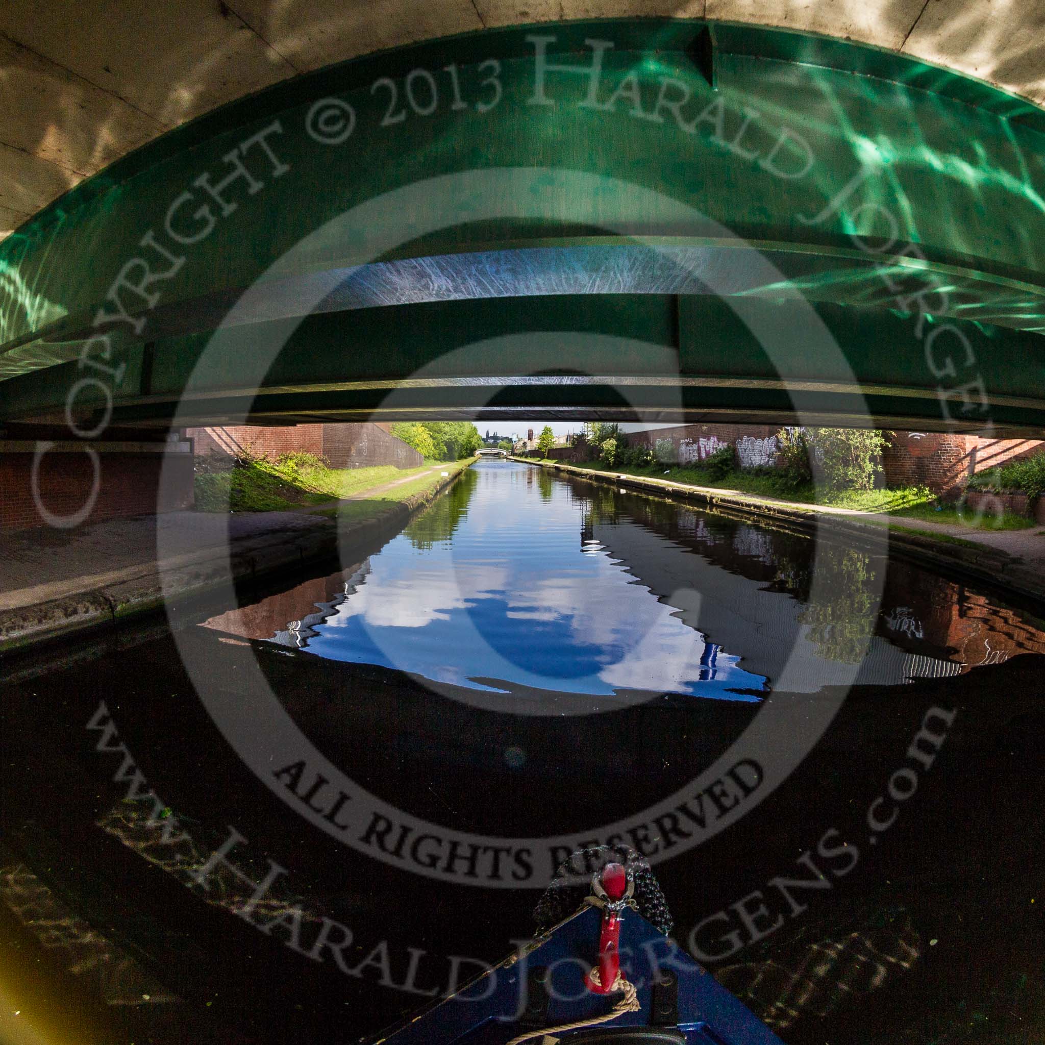 BCN Marathon Challenge 2013: Fish Eye view of Rabone Lane Bridge, BCN New Main Line. The modern bridge carries the B4136 over the canal..
Birmingham Canal Navigation,


United Kingdom,
on 25 May 2013 at 08:50, image #84