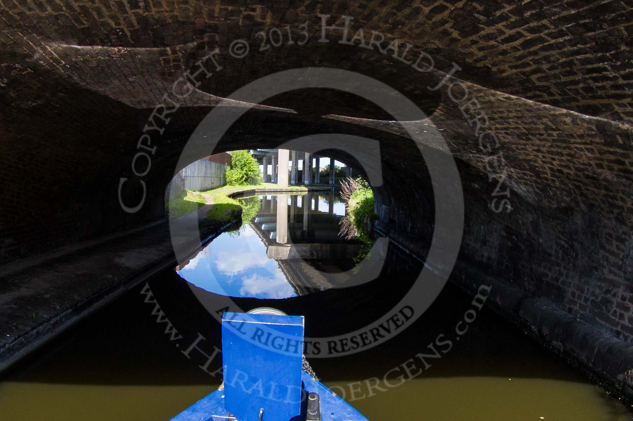 BCN Marathon Challenge 2013: Spon Land Bridge on the BCN Old Main Line between Summit Tunnel and Spon Lane Junction, with the M5 motoway folowing the canal..
Birmingham Canal Navigation,


United Kingdom,
on 25 May 2013 at 09:46, image #121