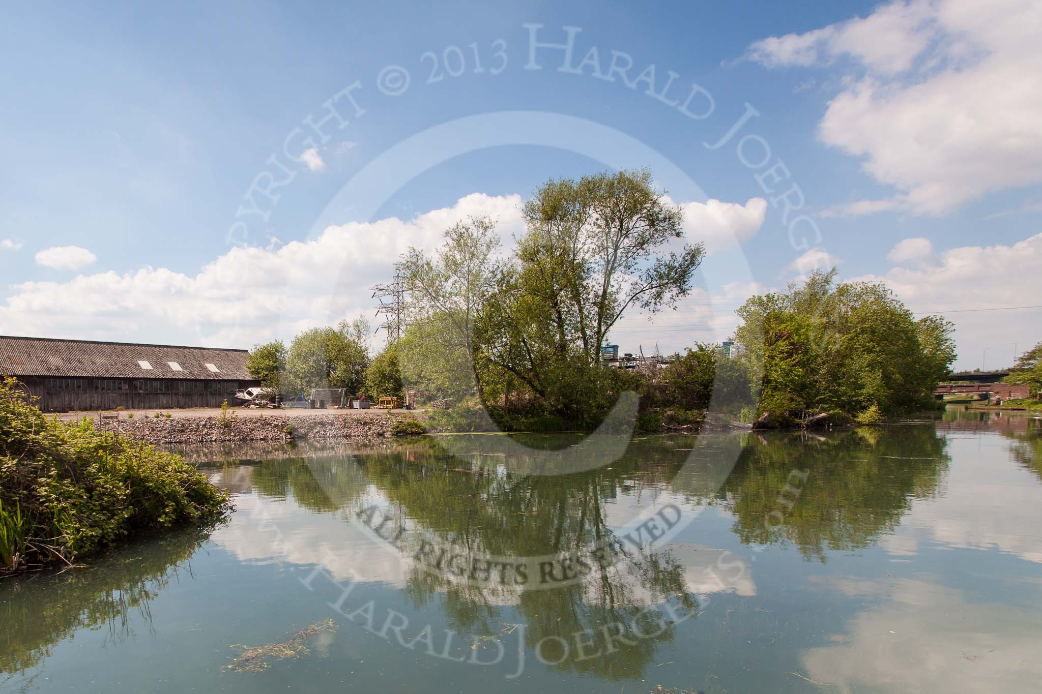 BCN Marathon Challenge 2013: Hills Bridge winding hole, probably the former junction with the derelict Hurst Hill Branch, on the BCN Main Line between Coseley Tunnel and Deepfields Junction..
Birmingham Canal Navigation,


United Kingdom,
on 25 May 2013 at 15:18, image #207