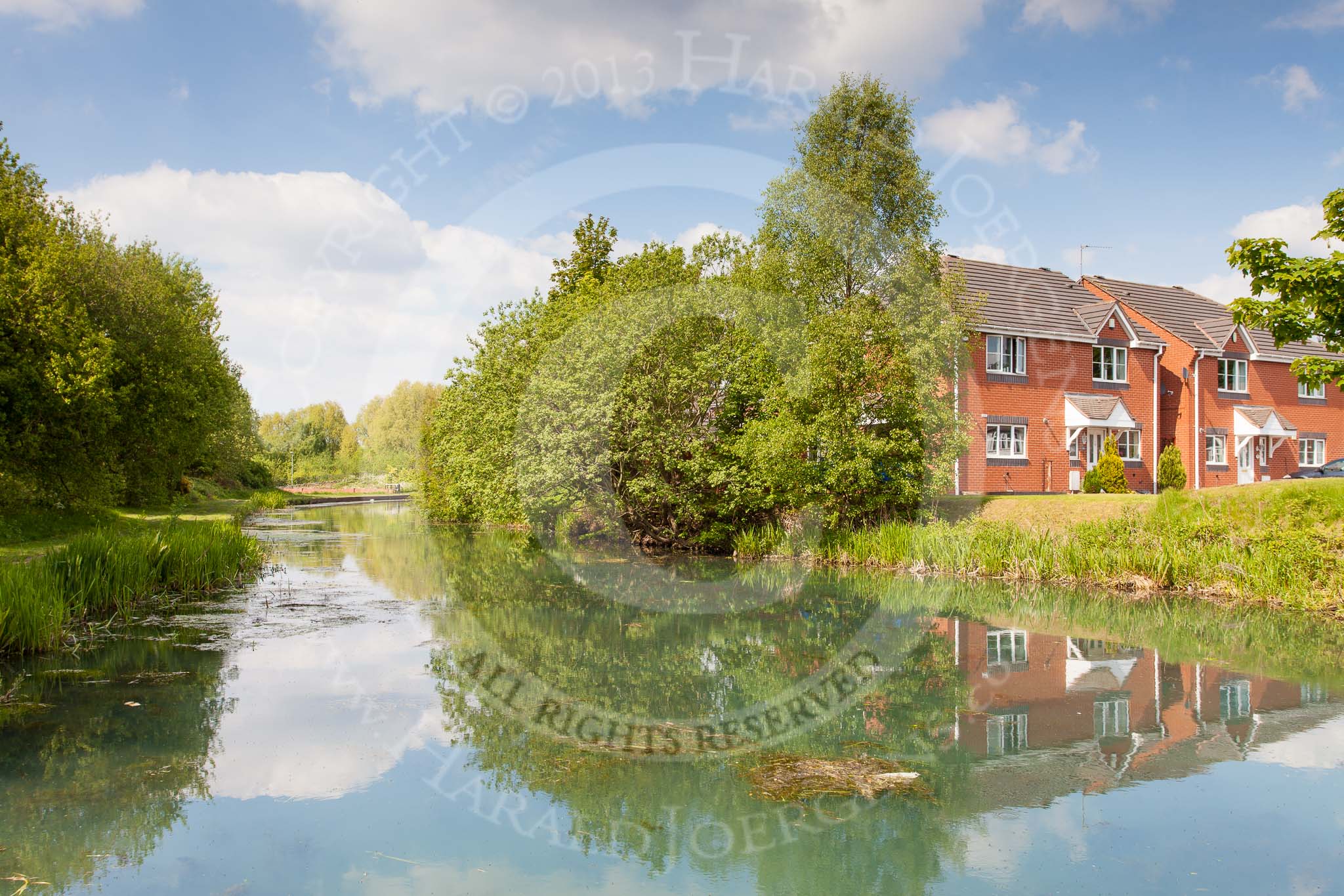 BCN Marathon Challenge 2013: A new housing development (Anvil Crescent) at the  Bradley Branch, once part of the long and winding Wednesday Oak Loop, close to Deepfields Junction with the New Main Line..
Birmingham Canal Navigation,


United Kingdom,
on 25 May 2013 at 15:31, image #214