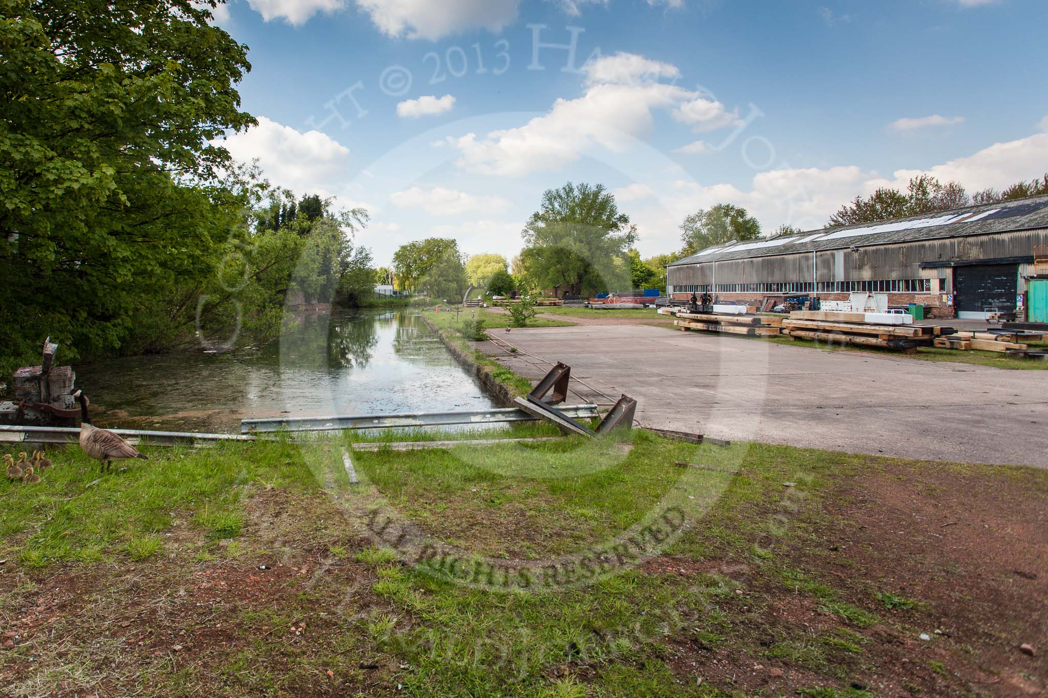 BCN Marathon Challenge 2013: The terminus of the Bradley Branch, the remainder of the former Wednesbury Oak Loop, with Bradley Workshops on the right..
Birmingham Canal Navigation,


United Kingdom,
on 25 May 2013 at 16:16, image #235