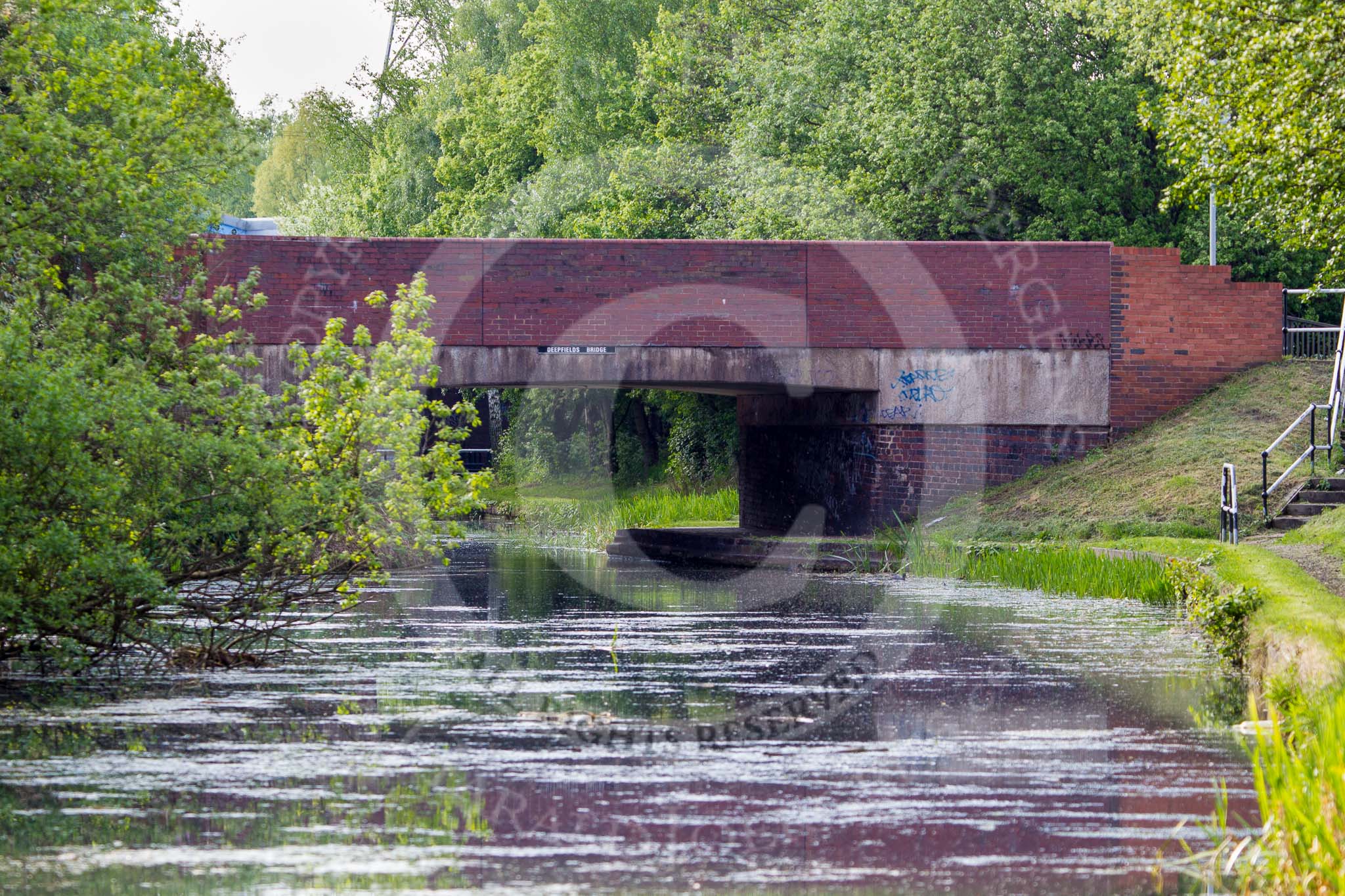 BCN Marathon Challenge 2013: Deepfields Bridge on the Bradley Branch, close to Deepfields Junction..
Birmingham Canal Navigation,


United Kingdom,
on 25 May 2013 at 17:05, image #251