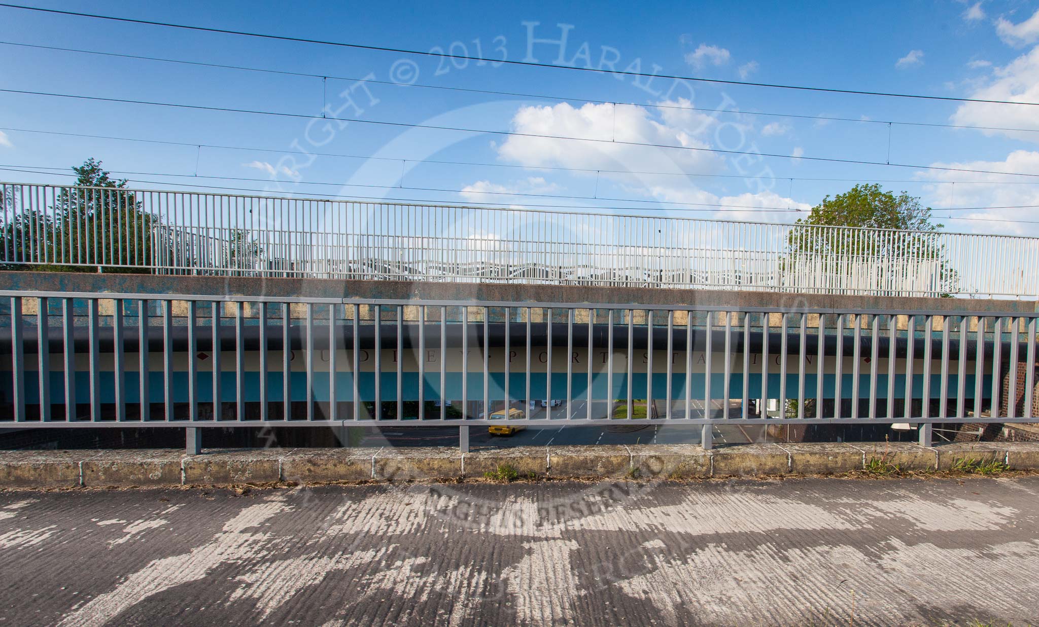 BCN Marathon Challenge 2013: Ryland Aqueduct, carrying the BCN New Main Line over Dudley Port (A416) at Tipton..
Birmingham Canal Navigation,


United Kingdom,
on 25 May 2013 at 18:30, image #281