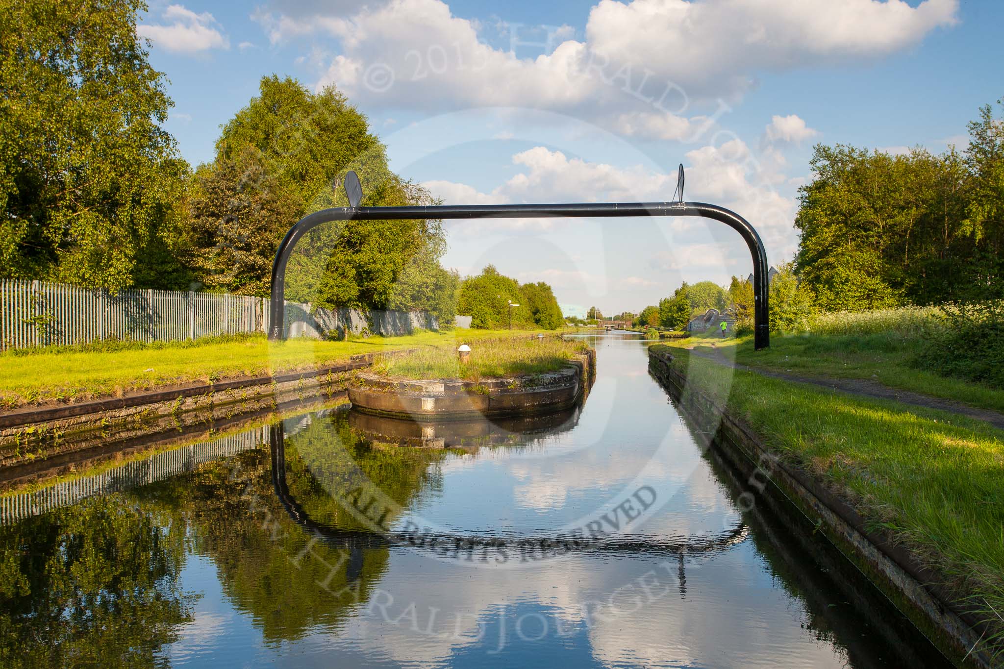 BCN Marathon Challenge 2013: "Dunkirk Stop" on the BCN New Main Line near Albion Junction, a former toll island..
Birmingham Canal Navigation,


United Kingdom,
on 25 May 2013 at 18:44, image #294