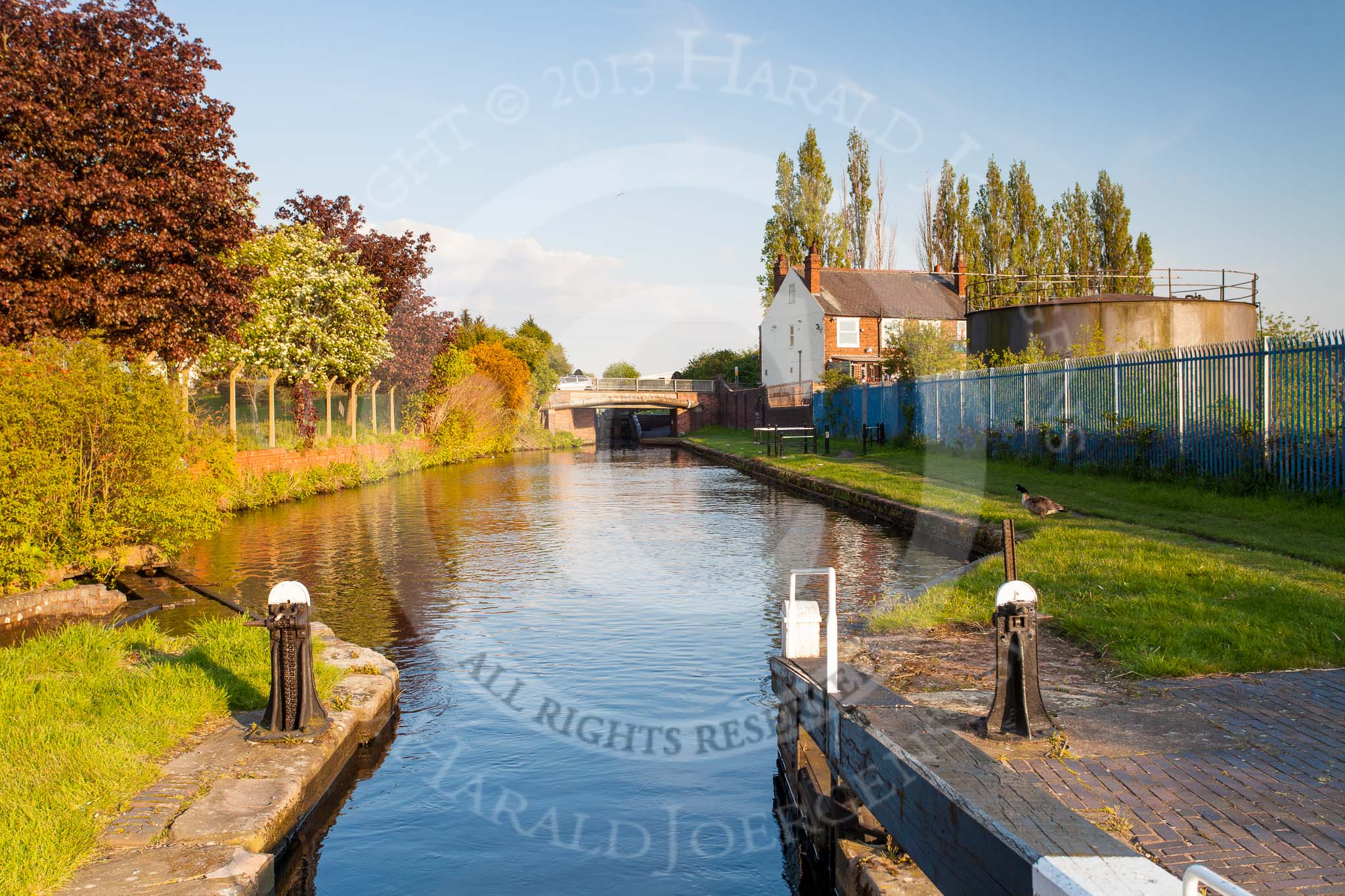 BCN Marathon Challenge 2013: Ryders Green Locks on the Walsall Canal, here looking from lock 2 towards the top lock..
Birmingham Canal Navigation,


United Kingdom,
on 25 May 2013 at 19:23, image #306