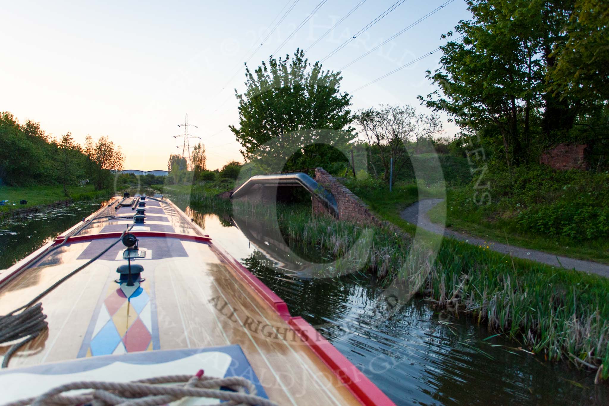 Photo 1305252108155D25979HaraldJoergens BCN Marathon Challenge 2013: Factory bridge on the Walsall Canal between Darlaston Road Bridge and Heathfield Bridge, the canal basin served lime- and brick works in the past..
Birmingham Canal Navigation,
United Kingdom,
on 25 May 2013 at 21:08, image #313