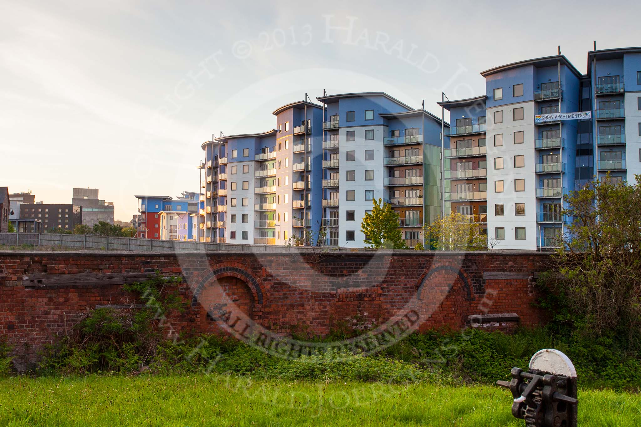 BCN Marathon Challenge 2013: The modern Waterfront South housing development at Charles Street in Walsall seen from Walsall Bottom (No. 8) Lock..
Birmingham Canal Navigation,


United Kingdom,
on 26 May 2013 at 05:21, image #340