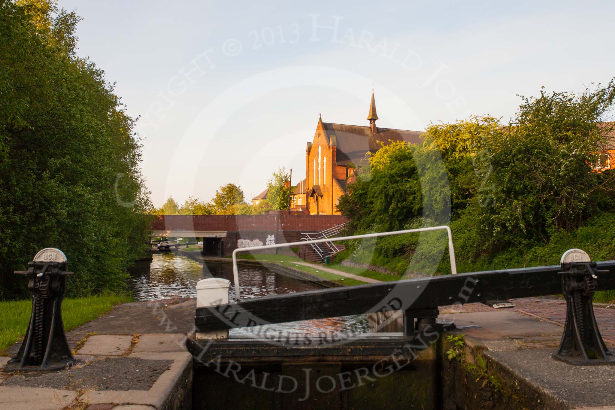 BCN Marathon Challenge 2013: St. Andrews Church, Walsall, seen from Walsall No. 4 Lock on the Walsall Branch Canal..
Birmingham Canal Navigation,


United Kingdom,
on 26 May 2013 at 05:52, image #346
