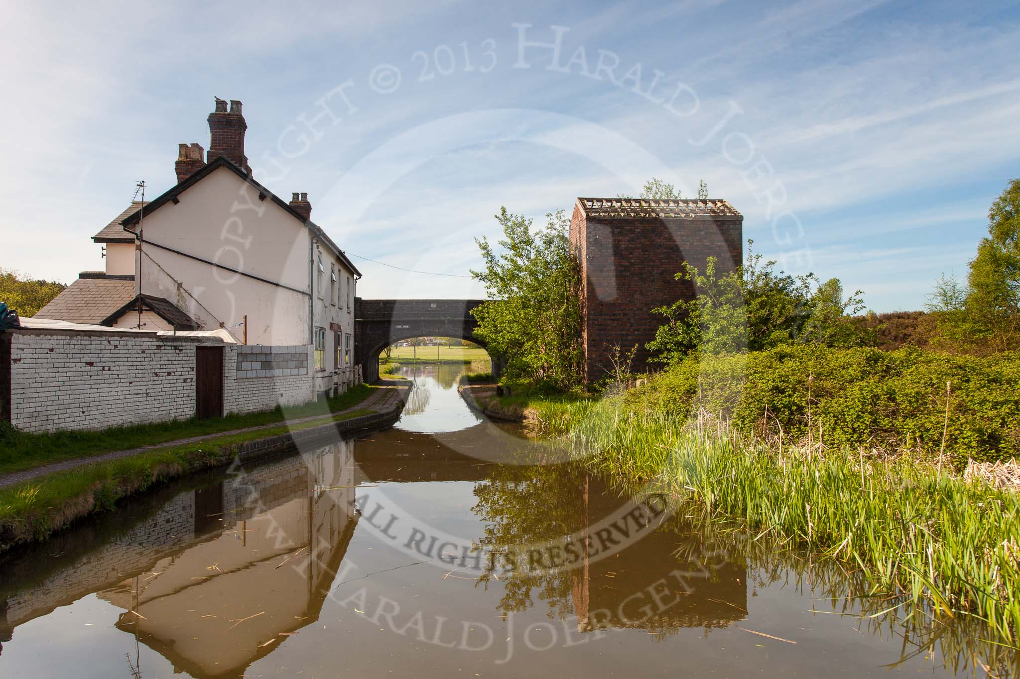 BCN Marathon Challenge 2013: Friar Bridge, on the Cannock Extension Canal near Pelsall Junction. The two houses on the left have the original BCN numbers 211 and 212..
Birmingham Canal Navigation,


United Kingdom,
on 26 May 2013 at 08:59, image #367