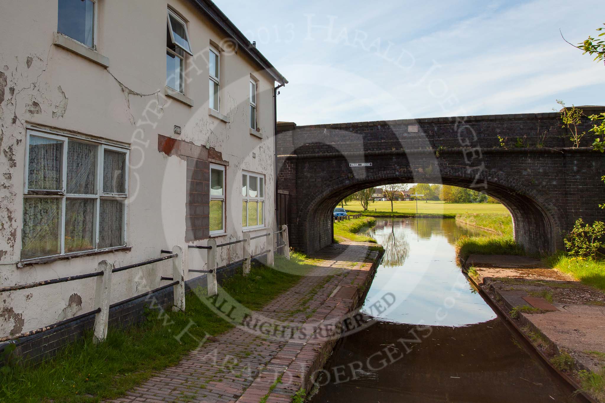BCN Marathon Challenge 2013: Friar Bridge, on the Cannock Extension Canal near Pelsall Junction. The two houses on the left have the original BCN numbers 211 and 212..
Birmingham Canal Navigation,


United Kingdom,
on 26 May 2013 at 08:59, image #368
