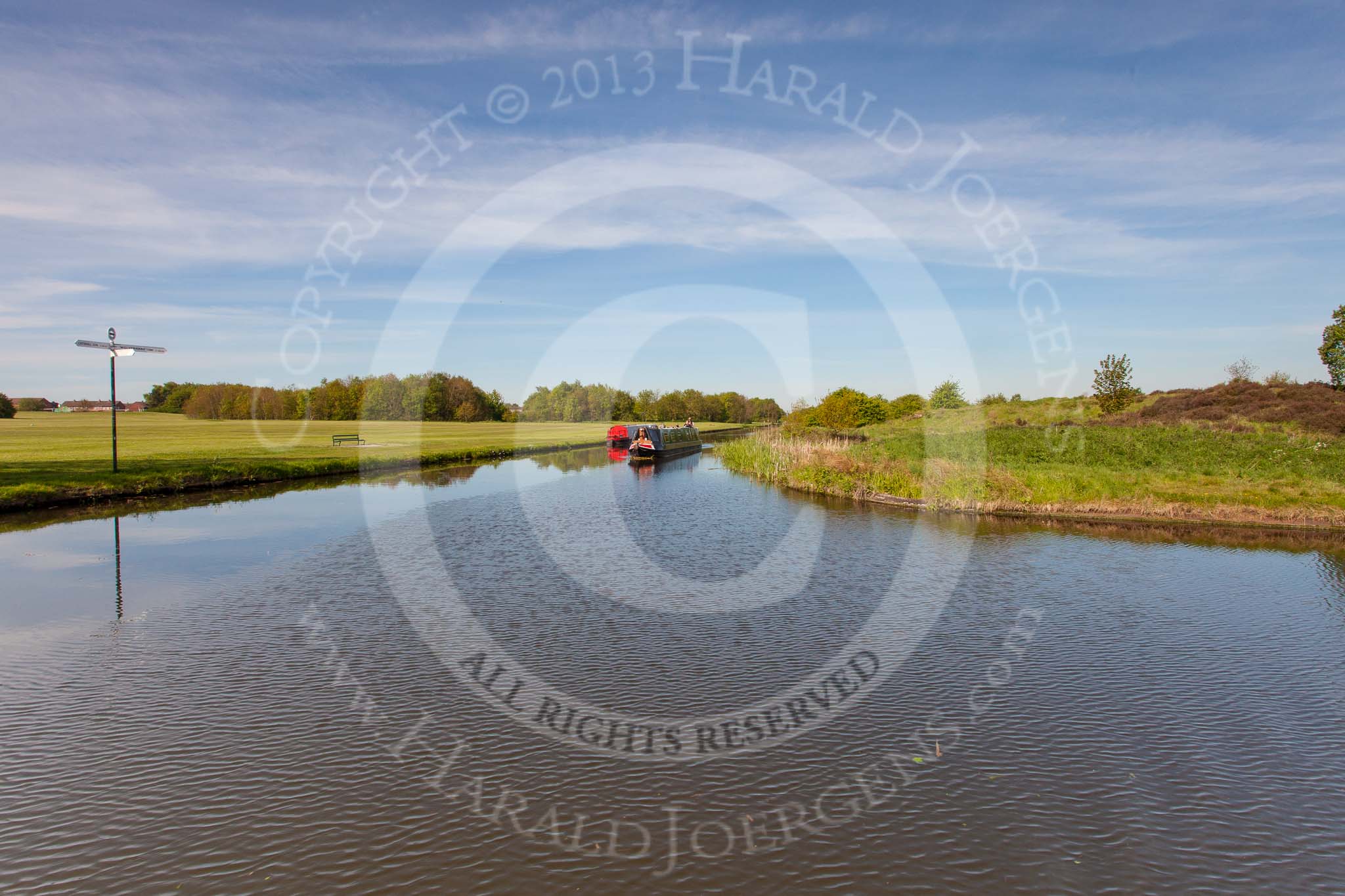 BCN Marathon Challenge 2013: Pelsall Junction seen from the Cannock Extension Canal, another BCN Marathon Challenge participant approaching..
Birmingham Canal Navigation,


United Kingdom,
on 26 May 2013 at 09:01, image #370