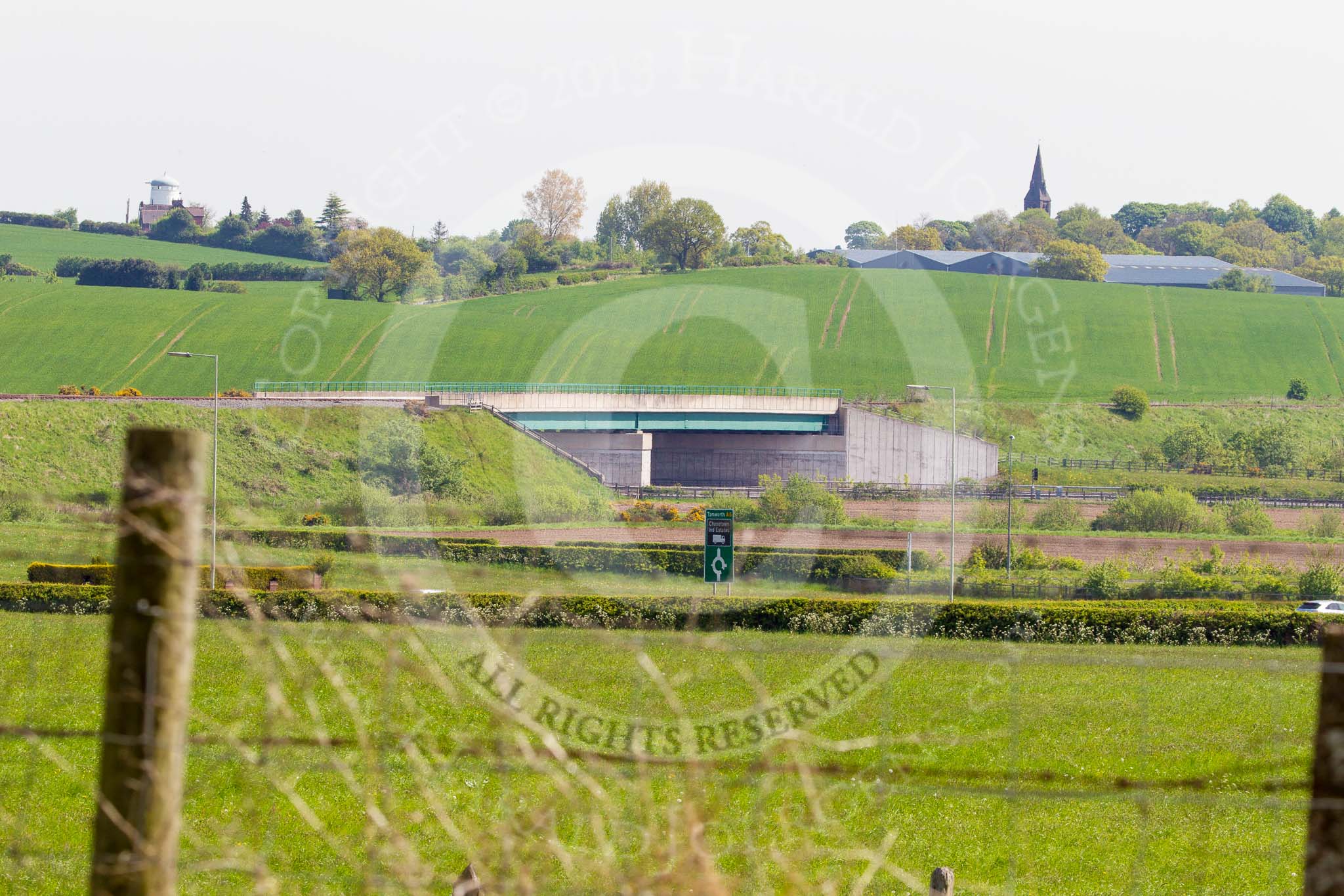 BCN Marathon Challenge 2013: An Aqueduct for a not yet fully restored canal - it's supposed to carry the Lichfield & Huddersford Junction Canal over the M6 toll motorway..
Birmingham Canal Navigation,


United Kingdom,
on 26 May 2013 at 10:23, image #384