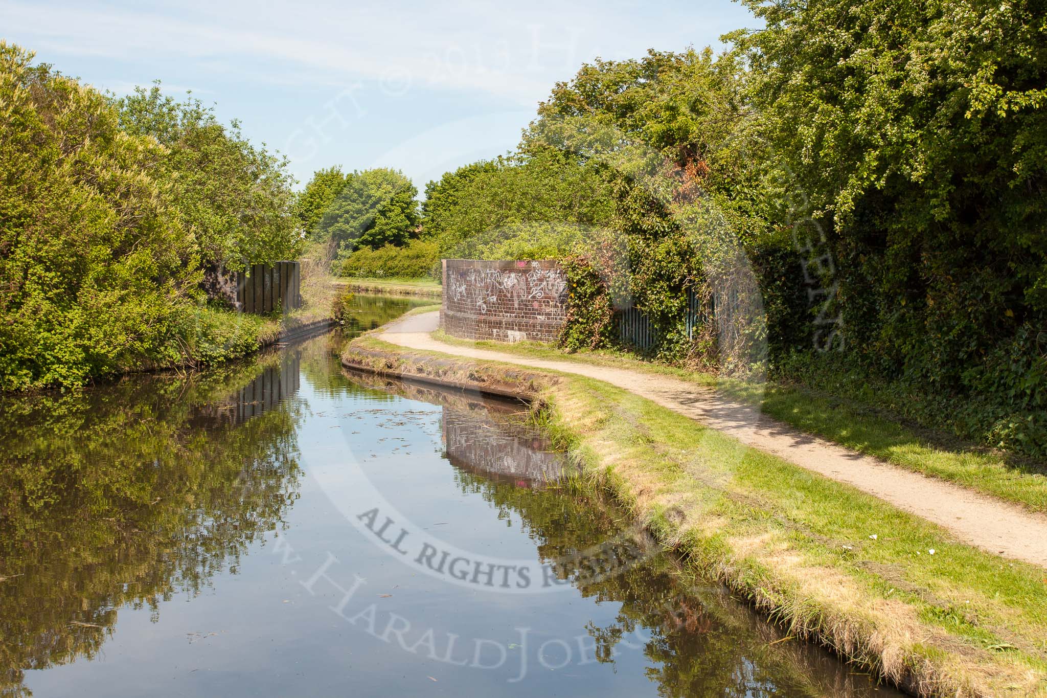 BCN Marathon Challenge 2013: An aqueduct carrying the Anglesey Branch of the Wyrley & Essington Canal over a railway line..
Birmingham Canal Navigation,


United Kingdom,
on 26 May 2013 at 10:28, image #386