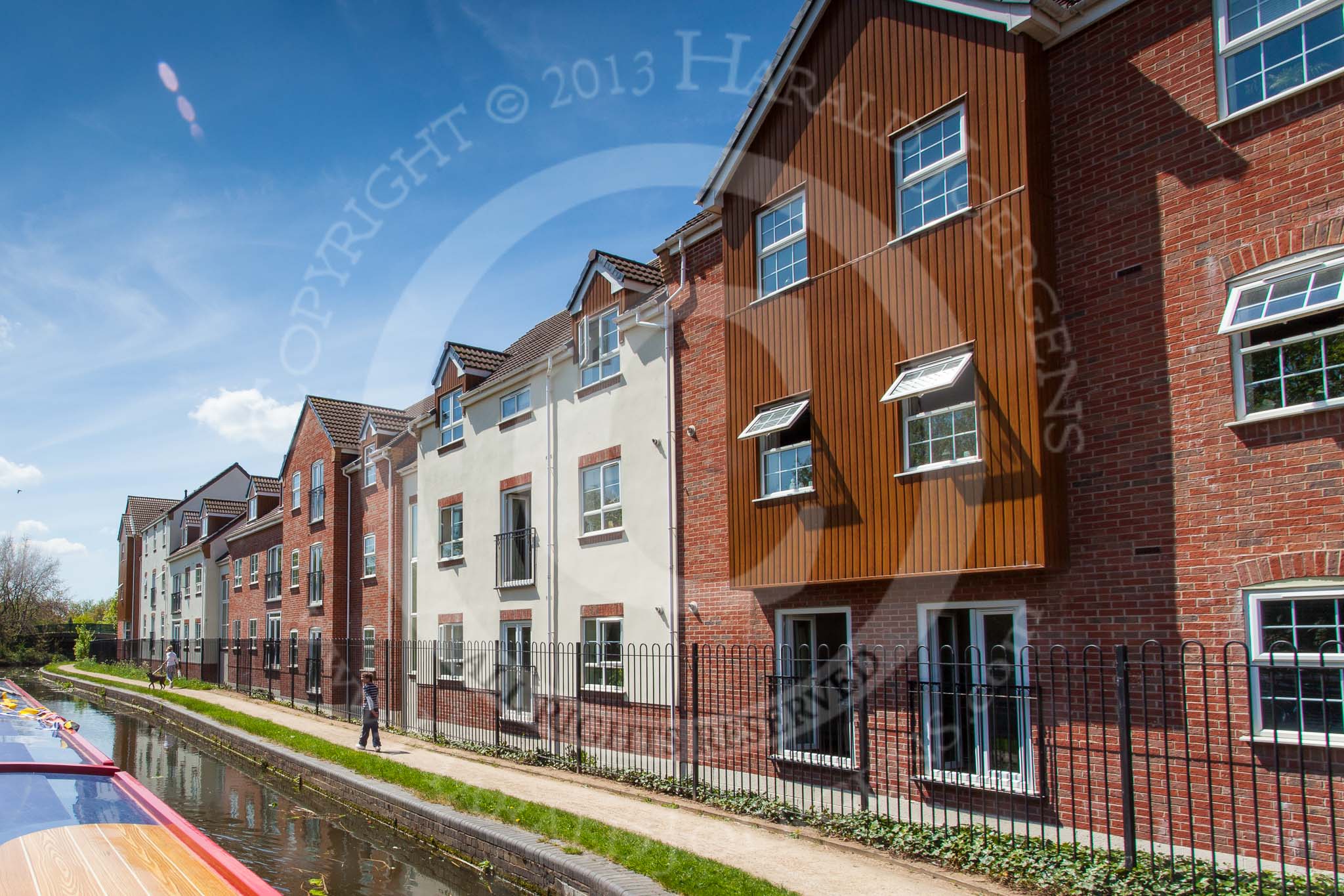 BCN Marathon Challenge 2013: The description for the area of this modern development on the Daw End Branch sounds different in the 1984 BCN Cruising & Walking Guide, where it mentions a clay pit and "effluent disposal"..
Birmingham Canal Navigation,


United Kingdom,
on 26 May 2013 at 12:21, image #407