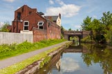 BCN Marathon Challenge 2013: The Titford Canal - "The Bridges" pub next to Langley Green Bridge, another derelict building that might have been served by the canal in the past..
Birmingham Canal Navigation,


United Kingdom,
on 25 May 2013 at 11:35, image #160