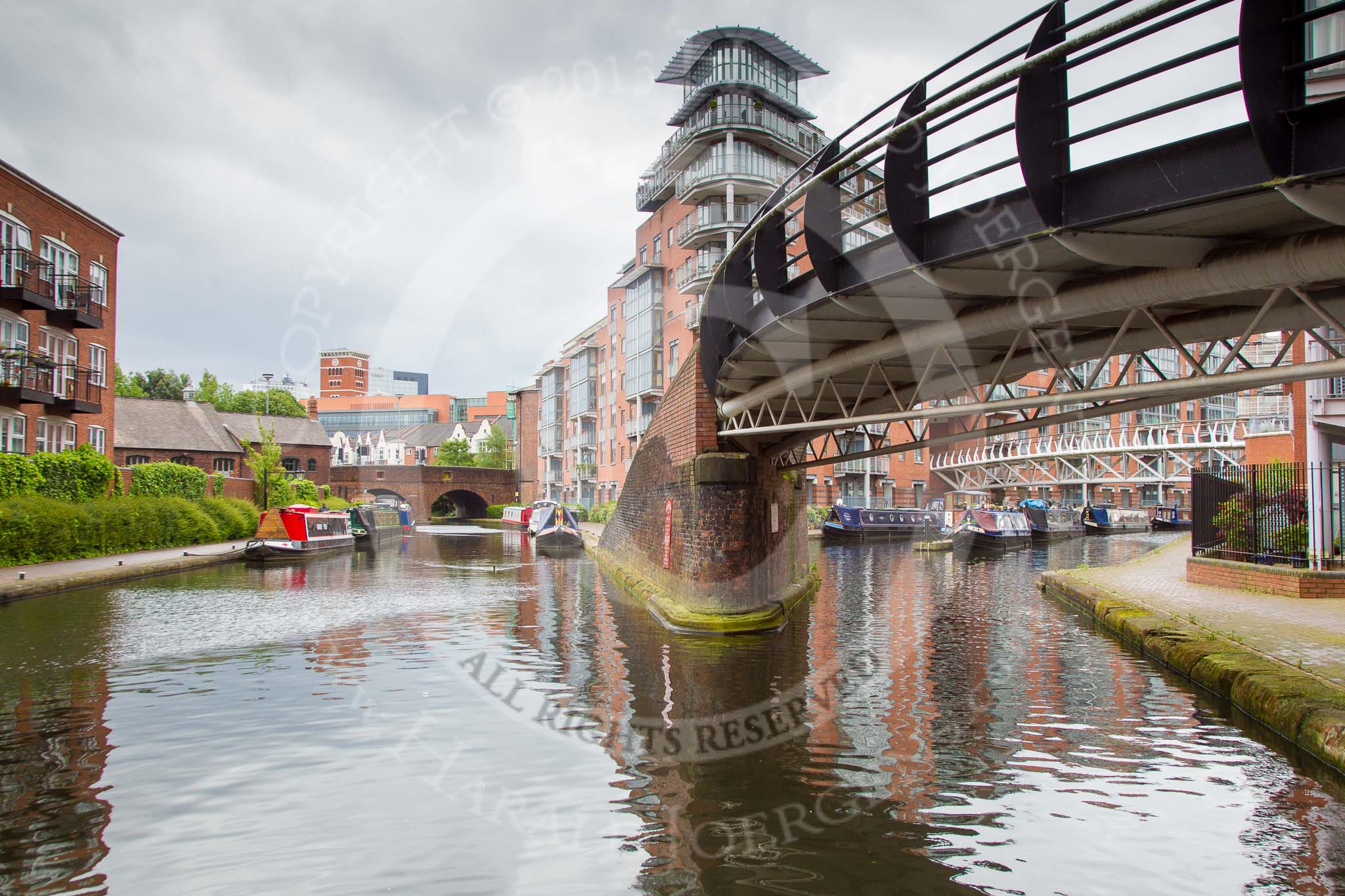 BCN Marathon Challenge 2014: Ladywood Junction, with the BCN Main Line on the left, and Oozells Street Loop on the right..
Birmingham Canal Navigation,


United Kingdom,
on 23 May 2014 at 13:27, image #1