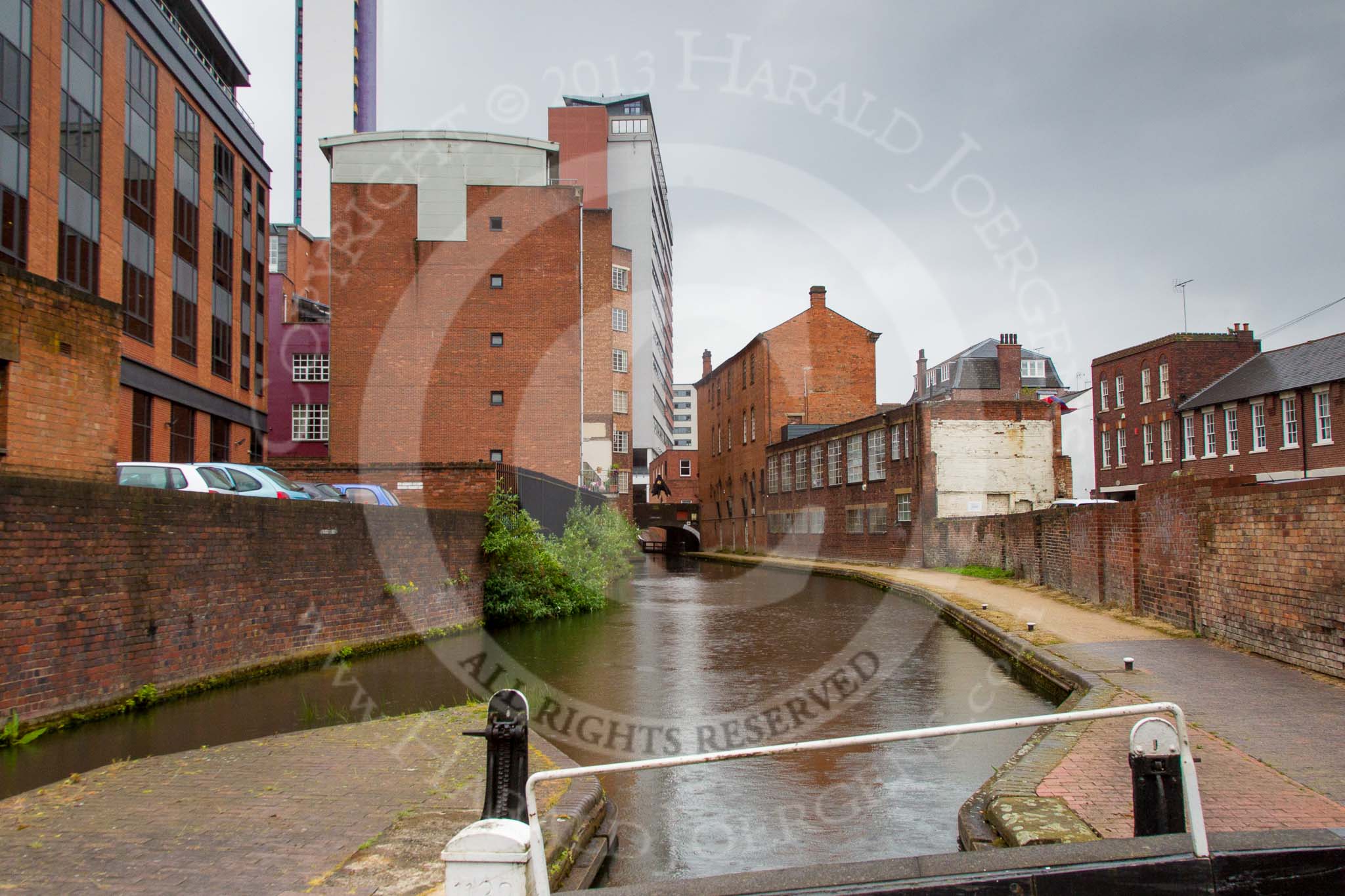 BCN Marathon Challenge 2014: The Birmingham & Fazeley Canal between  Ludgate Hill Brudge and Livery Street Bridge, with old canalside architecture on the right, and modern developments on the right..
Birmingham Canal Navigation,


United Kingdom,
on 23 May 2014 at 15:00, image #35