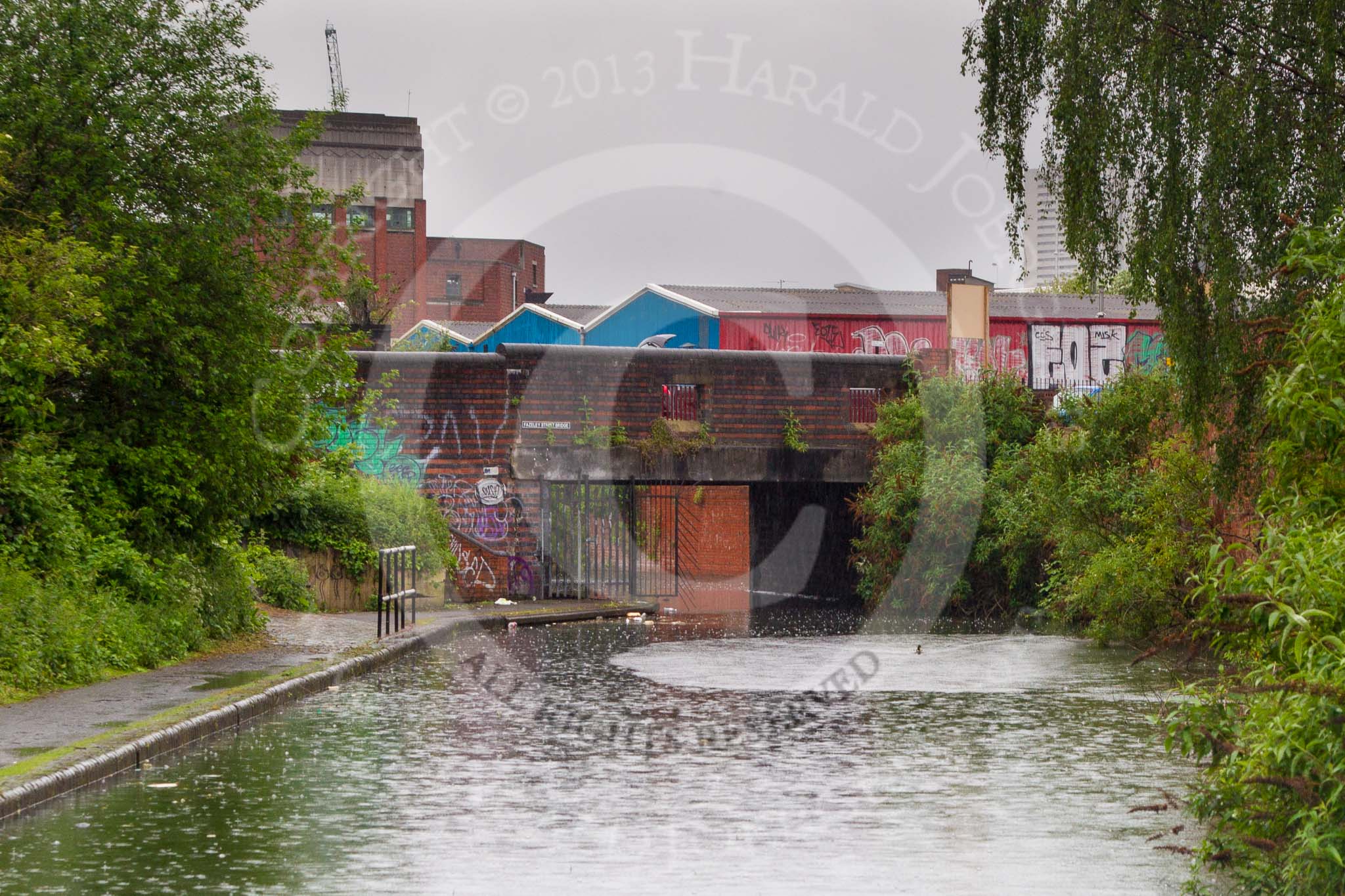 BCN Marathon Challenge 2014: Approaching Digbeth (or Bordesley) Basin (Warwick and Digbeth Wharf) on the Digbeth Branch.
Birmingham Canal Navigation,


United Kingdom,
on 23 May 2014 at 16:29, image #52