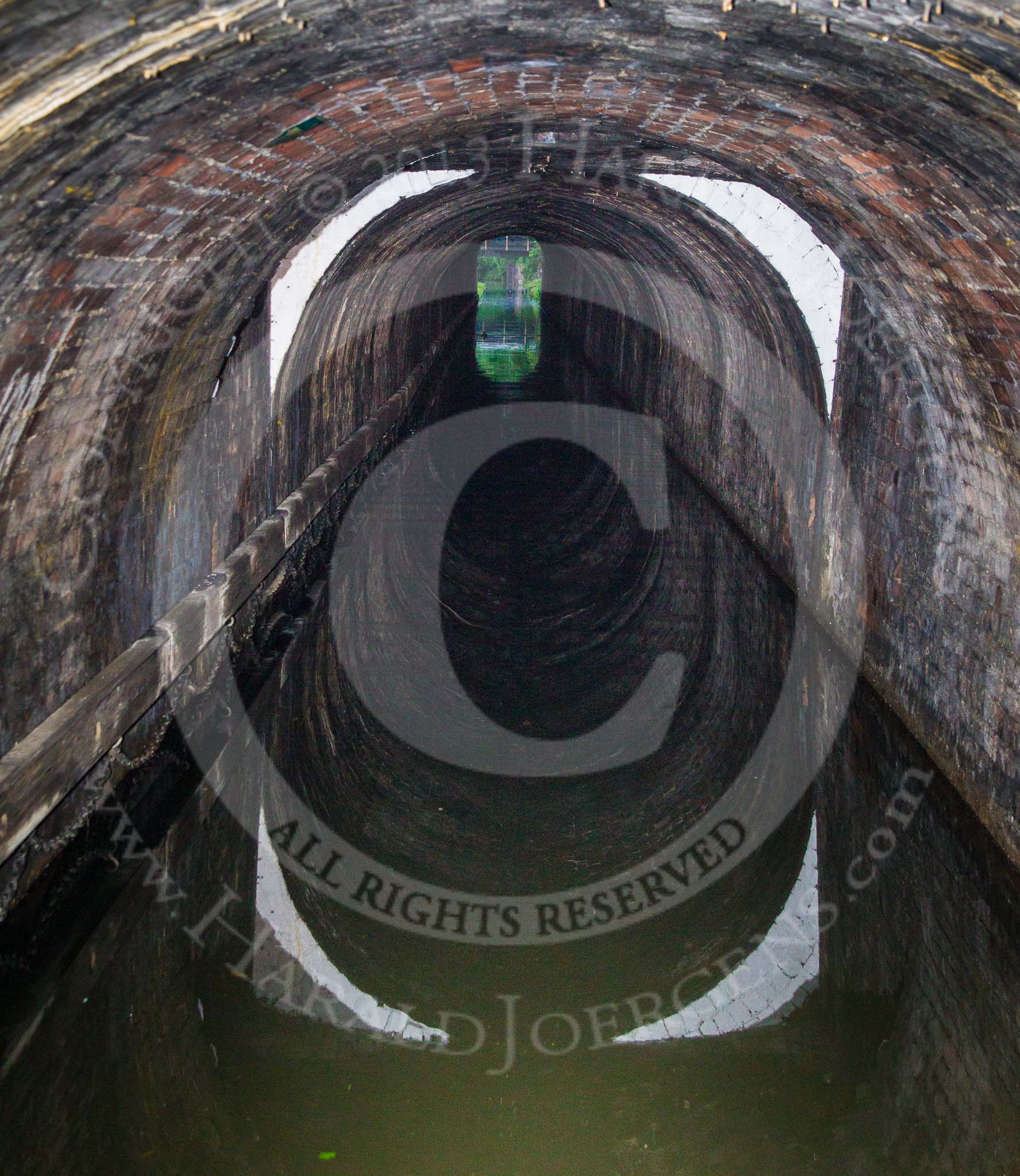 BCN Marathon Challenge 2014: Profile changes in Gosty Hill Tunnel on the Dudley No 2 Canal.
Birmingham Canal Navigation,


United Kingdom,
on 25 May 2014 at 05:53, image #193