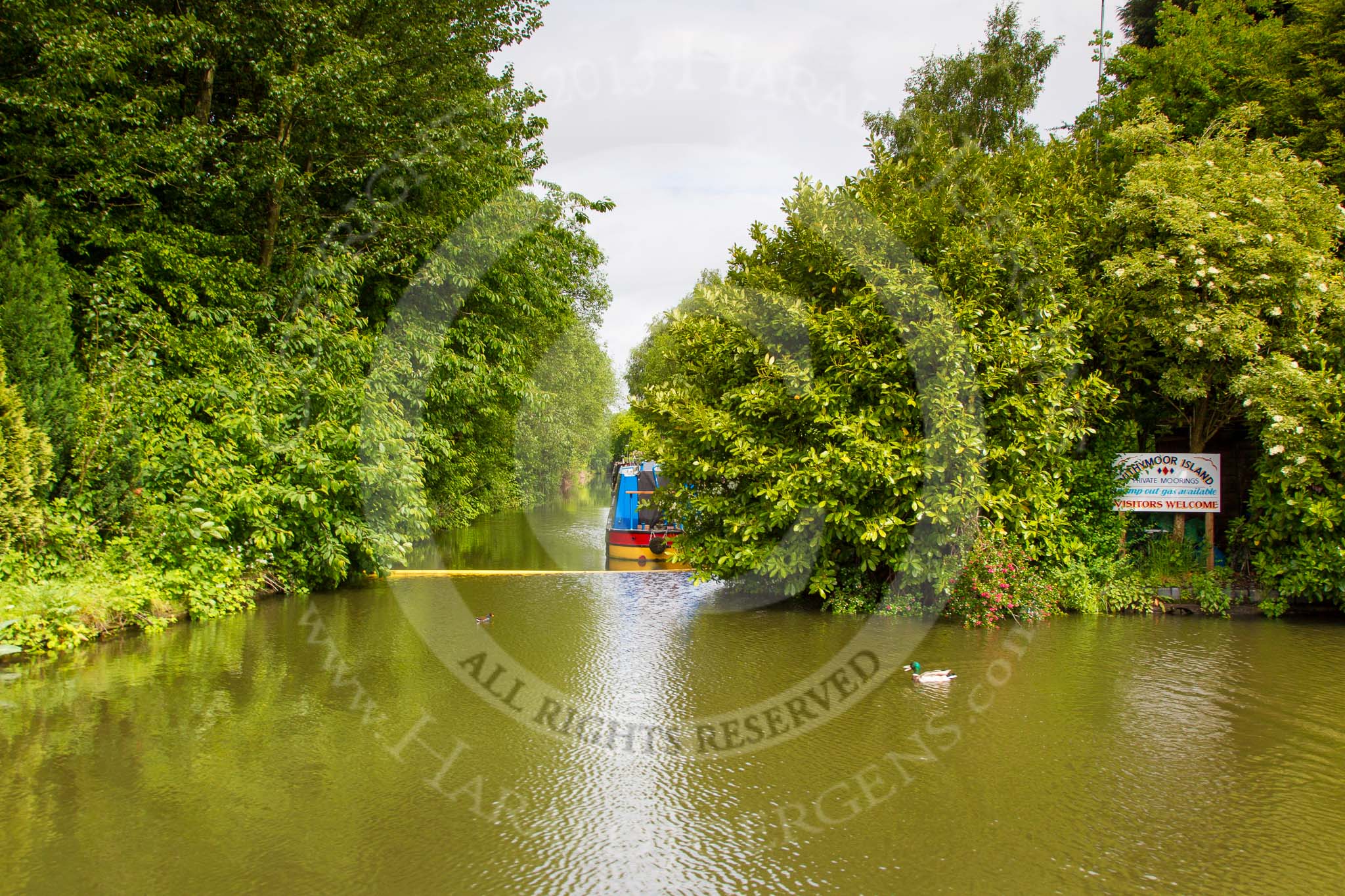 BCN Marathon Challenge 2014: Withymoor Island, Dudley No 2 Canal close to Bishtons Bridge. The canal arm on the left only looks like a very short arm, serving lime kilns. Is today's arm a newer development?.
Birmingham Canal Navigation,


United Kingdom,
on 25 May 2014 at 10:28, image #227