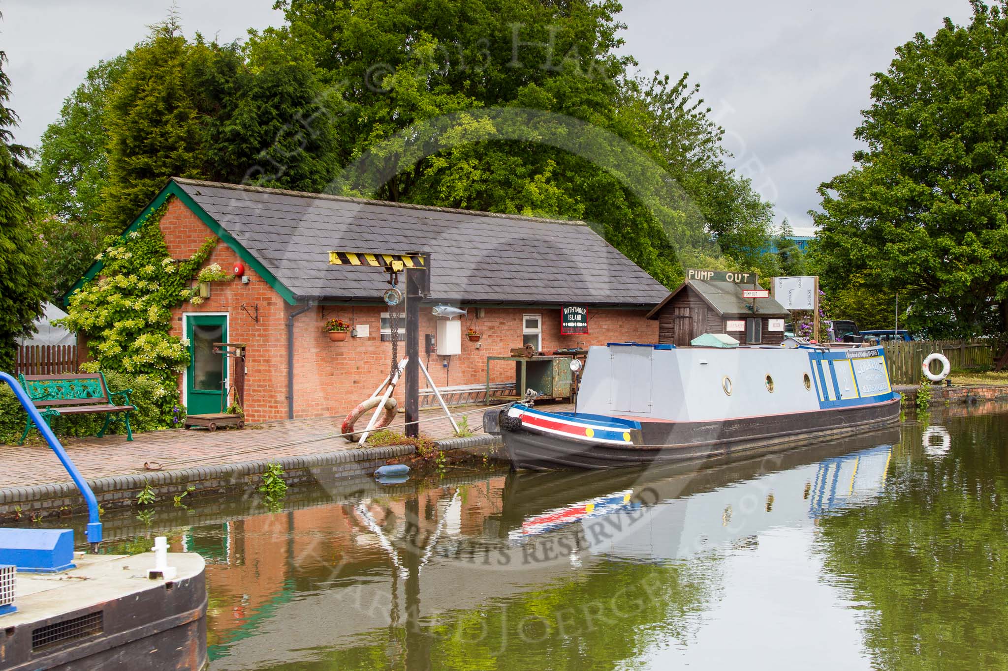 BCN Marathon Challenge 2014: Withymoor Island, Dudley No 2 Canal close to Bishtons Bridge. The canal arm on the left only looks like a very short arm, serving lime kilns. Is today's arm a newer development?.
Birmingham Canal Navigation,


United Kingdom,
on 25 May 2014 at 10:30, image #229