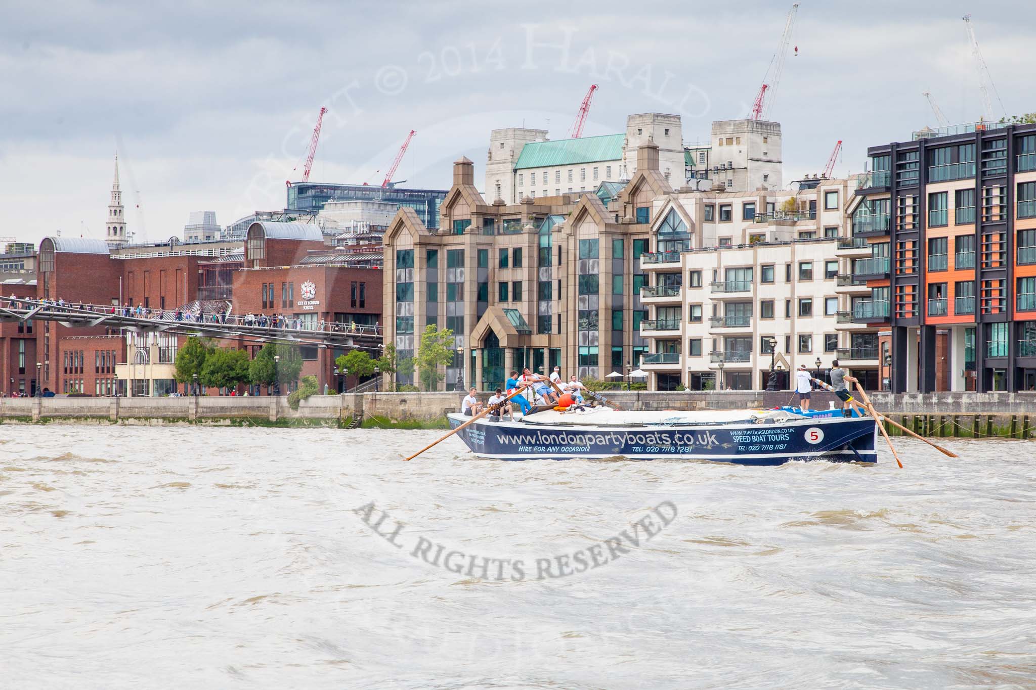 TOW River Thames Barge Driving Race 2014.
River Thames between Greenwich and Westminster,
London,

United Kingdom,
on 28 June 2014 at 13:48, image #305