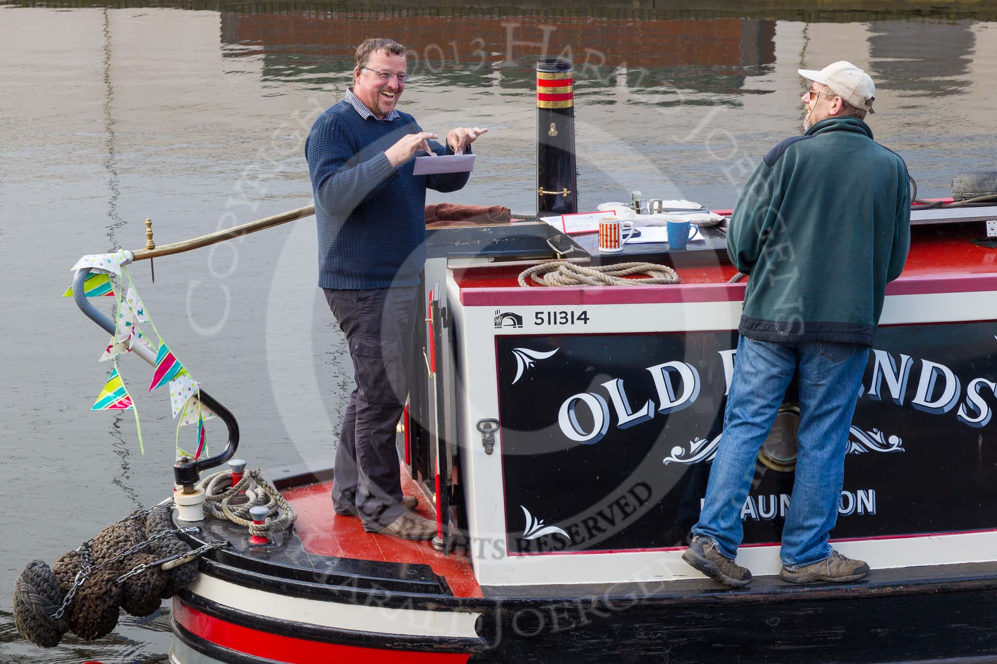 BCN 24h Marathon Challenge 2015: Opening the envelope with the challenges for the event on board of narrowboat "Old Friends" at Old Turn Junction.
Birmingham Canal Navigations,



on 23 May 2015 at 07:57, image #1