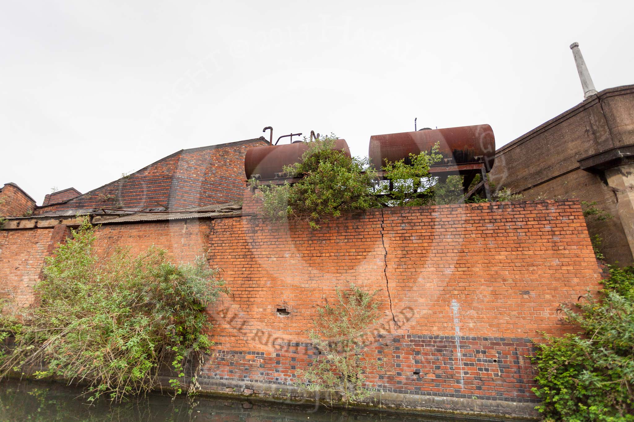 BCN 24h Marathon Challenge 2015: Old industry, with rusty storage tanks and trees growing from the walls, at Icknield Port Loop.
Birmingham Canal Navigations,



on 23 May 2015 at 08:48, image #15