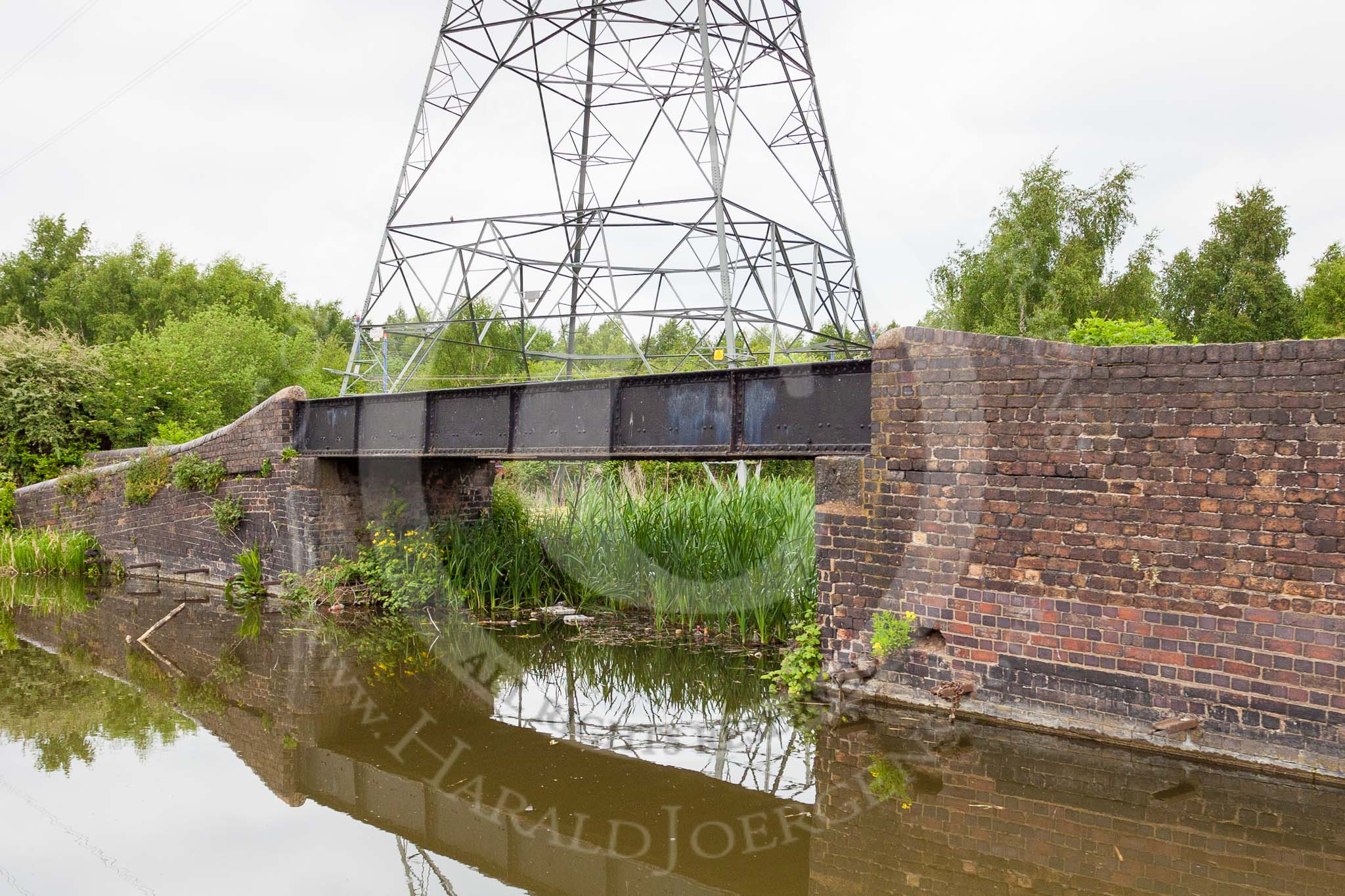BCN 24h Marathon Challenge 2015: Factory bridge to the former Leabrook Railway Basins on  the Walsall Canal.
Birmingham Canal Navigations,



on 23 May 2015 at 15:33, image #123