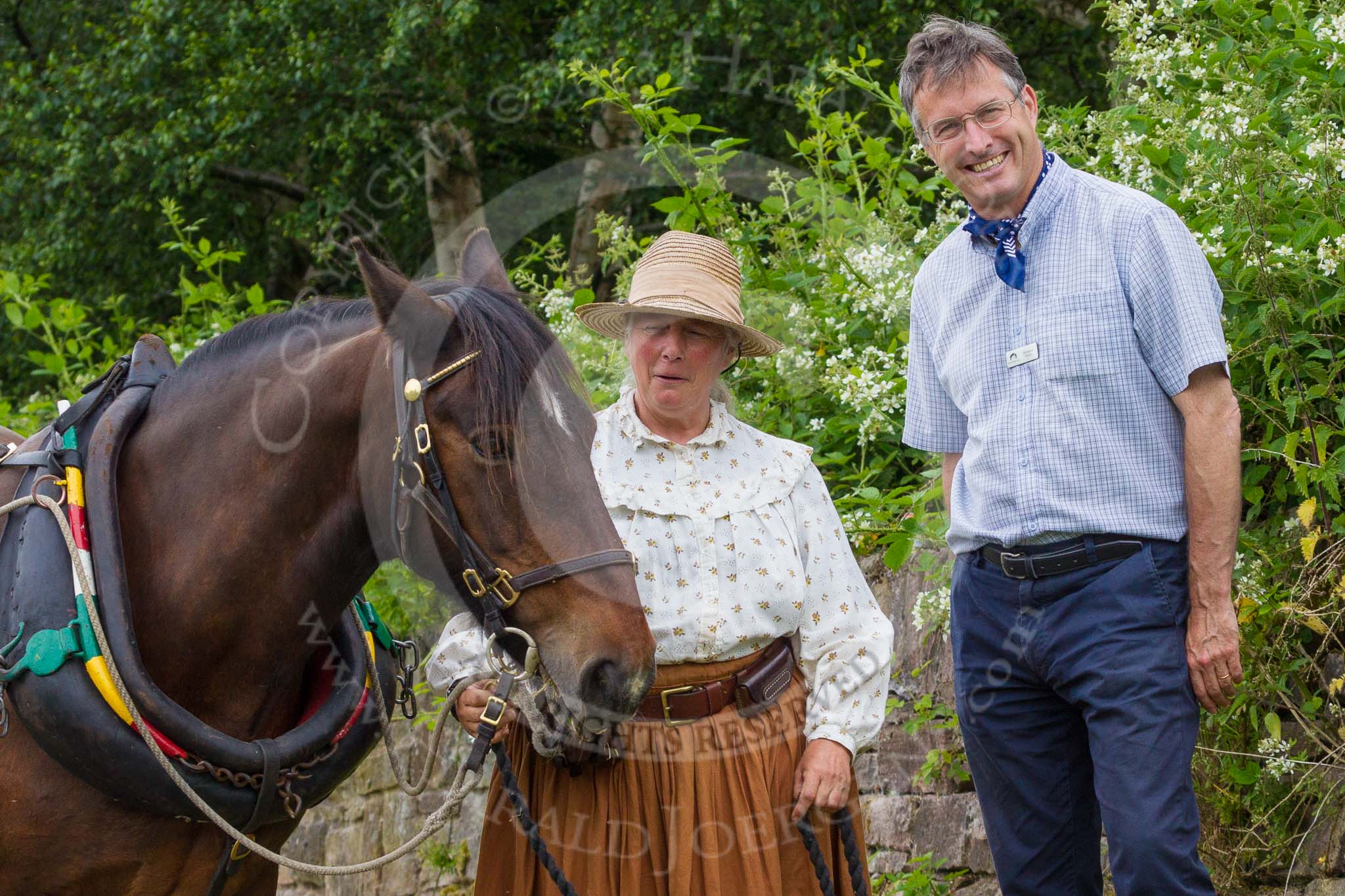 : CRT's Richard Parry and Horseboat Association's Sue Day with boat horse Bilbo.




on 03 July 2015 at 17:20, image #78