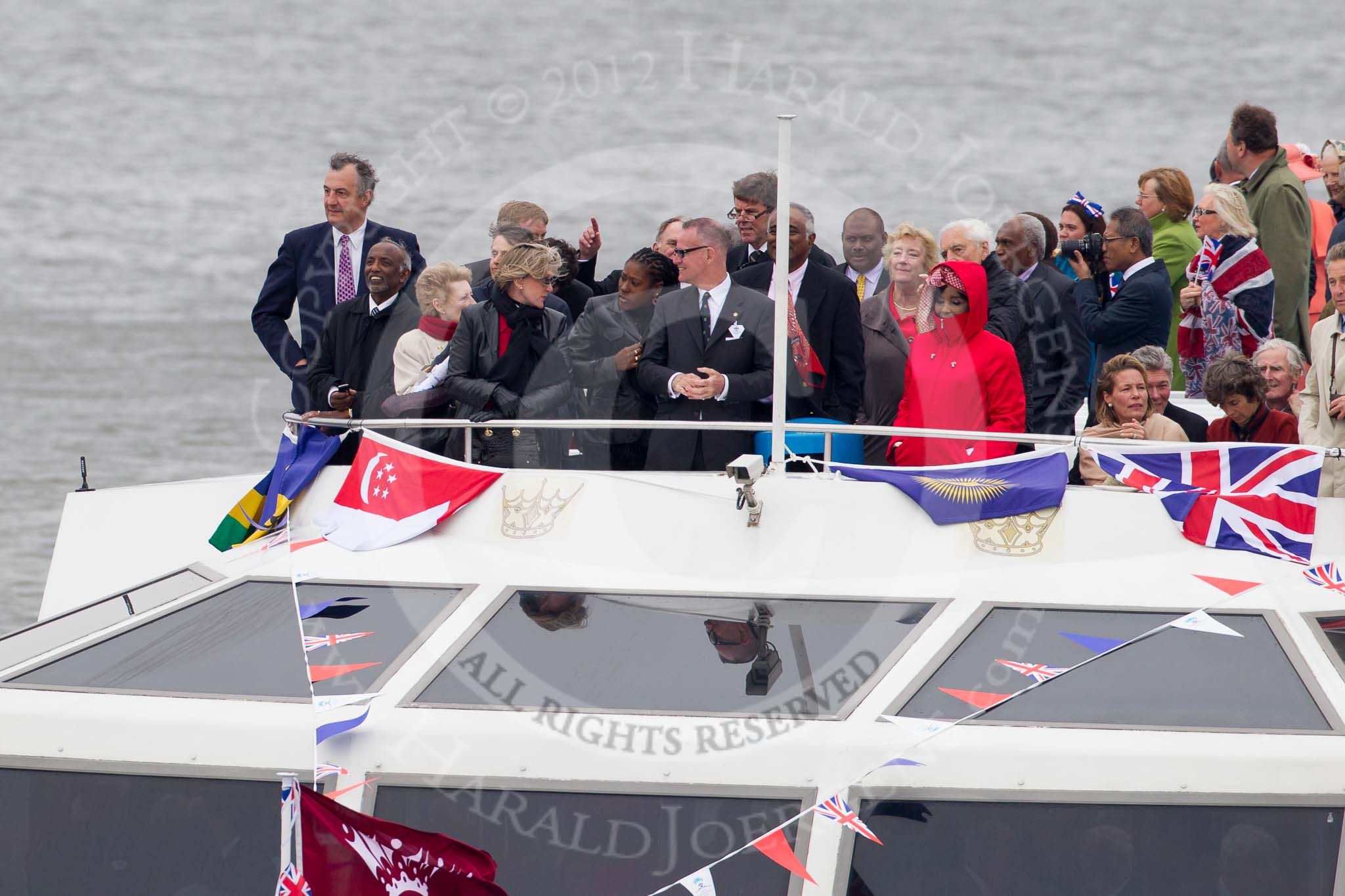 Thames Diamond Jubilee Pageant: VIPS- Sarpedon (V87)..
River Thames seen from Battersea Bridge,
London,

United Kingdom,
on 03 June 2012 at 15:07, image #236
