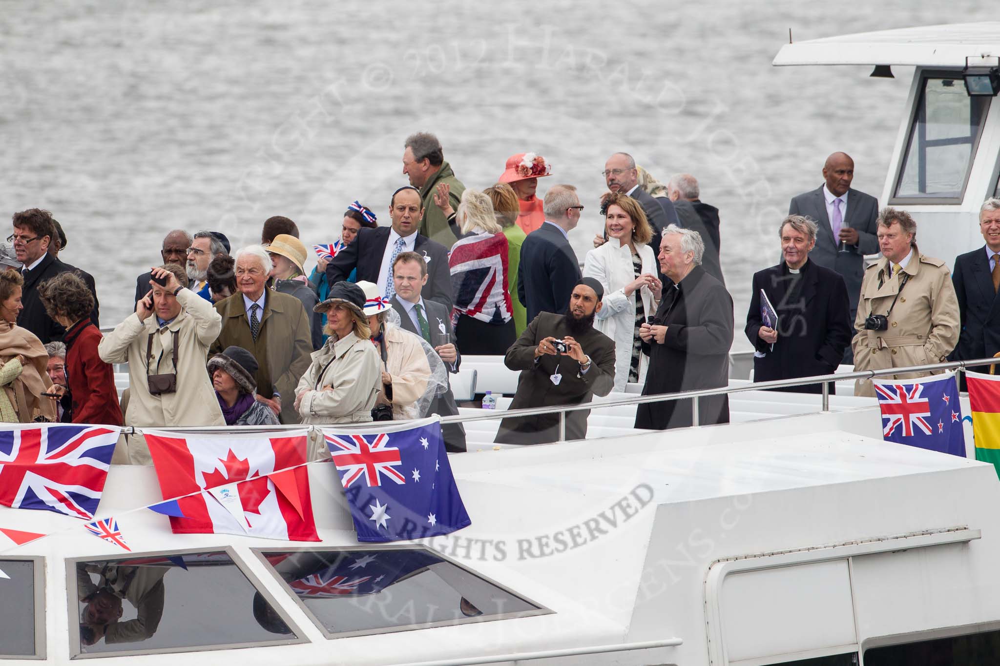 Thames Diamond Jubilee Pageant: VIPS- Sarpedon (V87)..
River Thames seen from Battersea Bridge,
London,

United Kingdom,
on 03 June 2012 at 15:08, image #238