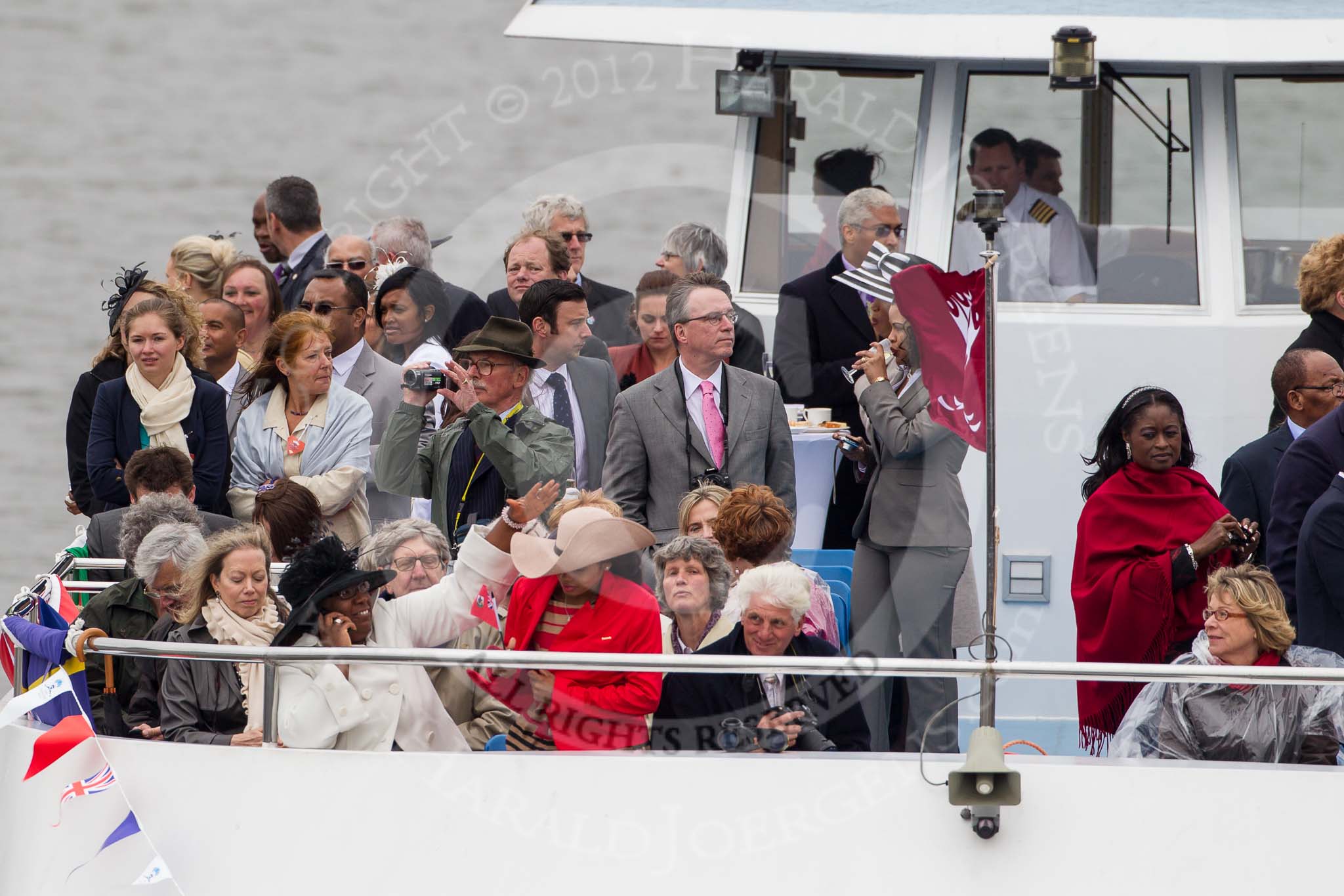 Thames Diamond Jubilee Pageant: VIPS-Mercuria (V86)..
River Thames seen from Battersea Bridge,
London,

United Kingdom,
on 03 June 2012 at 15:09, image #244