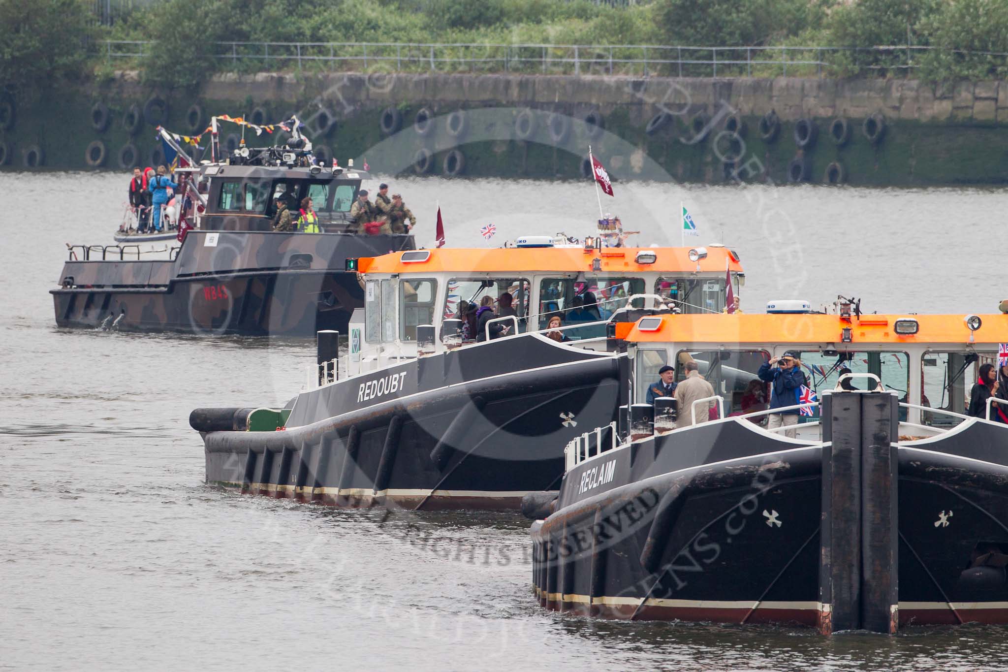 Thames Diamond Jubilee Pageant: TUGS-Reclaim (H48), Redoubt (H49)..
River Thames seen from Battersea Bridge,
London,

United Kingdom,
on 03 June 2012 at 15:19, image #322