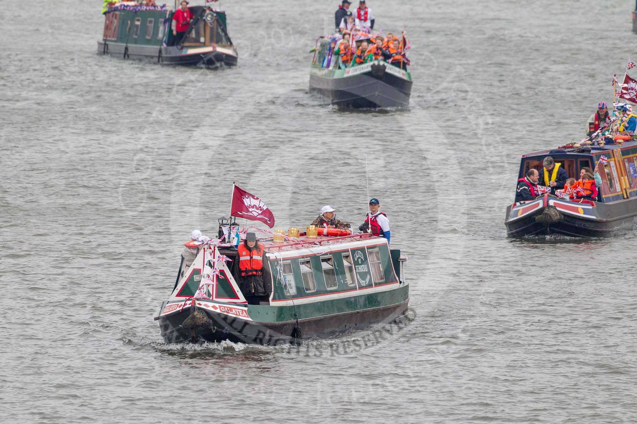 Thames Diamond Jubilee Pageant: NARROW BOATS-Galatea (R65)..
River Thames seen from Battersea Bridge,
London,

United Kingdom,
on 03 June 2012 at 15:52, image #447