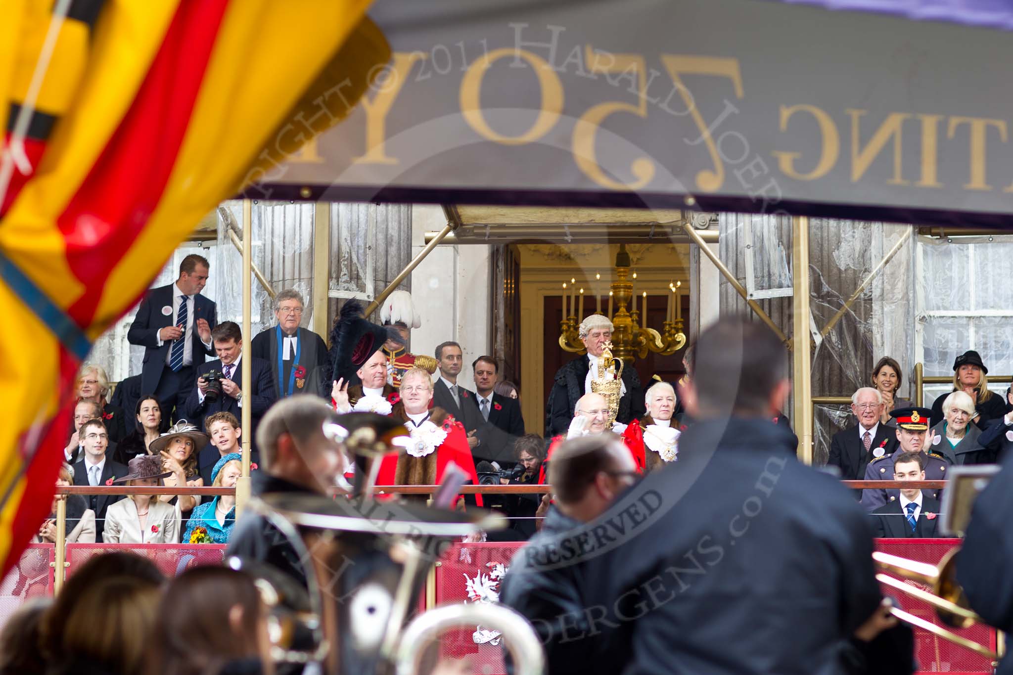 The Lord Mayor's Show 2011: The balcony at Mansion House, seen through the float of The Worshipful Company of Loriners (http://www.loriner.co.uk/)..
Opposite Mansion House, City of London,
London,
-,
United Kingdom,
on 12 November 2011 at 11:33, image #340