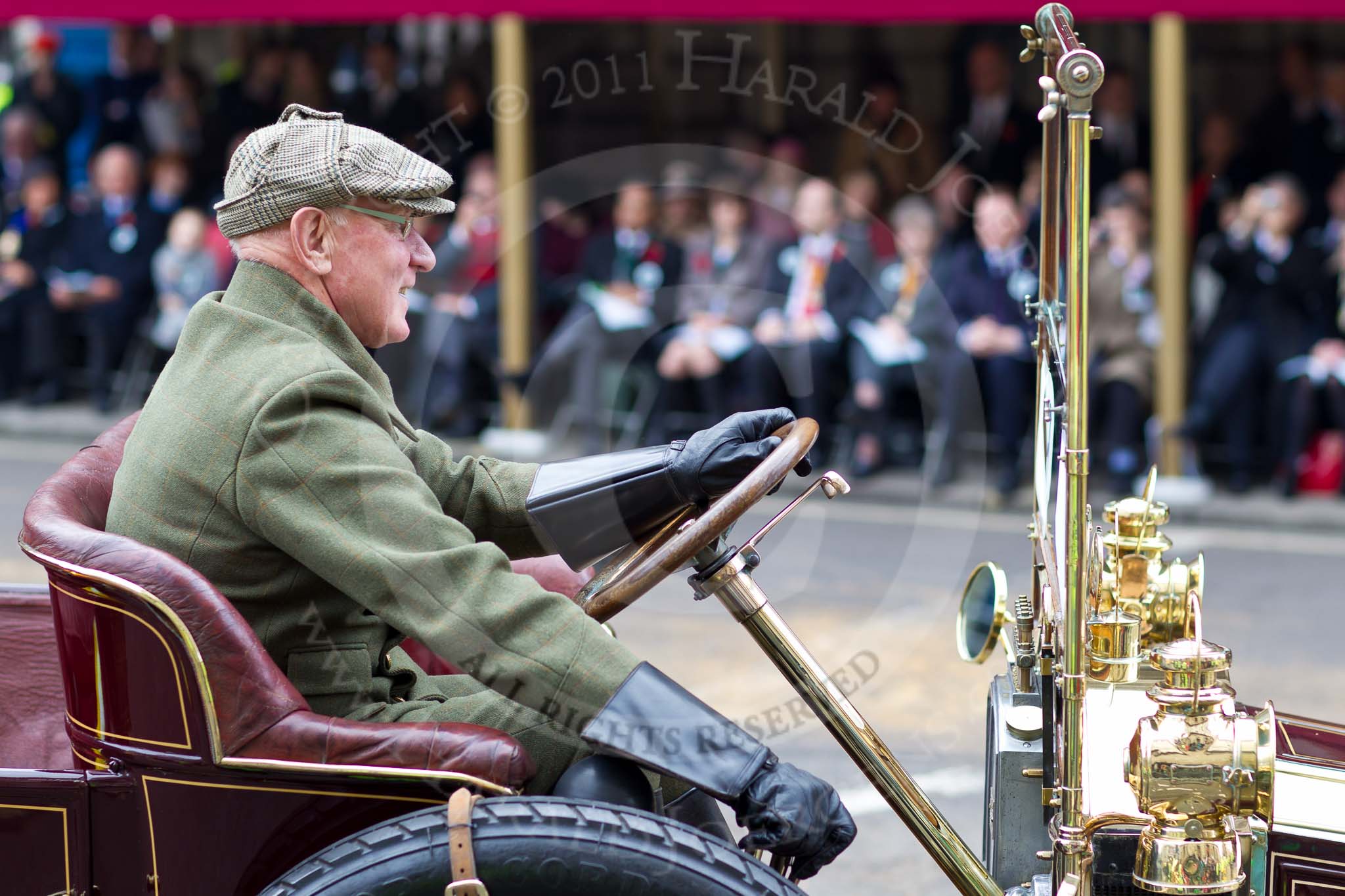The Lord Mayor's Show 2011: 1905 Renault, registration AA1, from the Automobile Association (http://www.theaa.com/)..
Opposite Mansion House, City of London,
London,
-,
United Kingdom,
on 12 November 2011 at 11:34, image #349