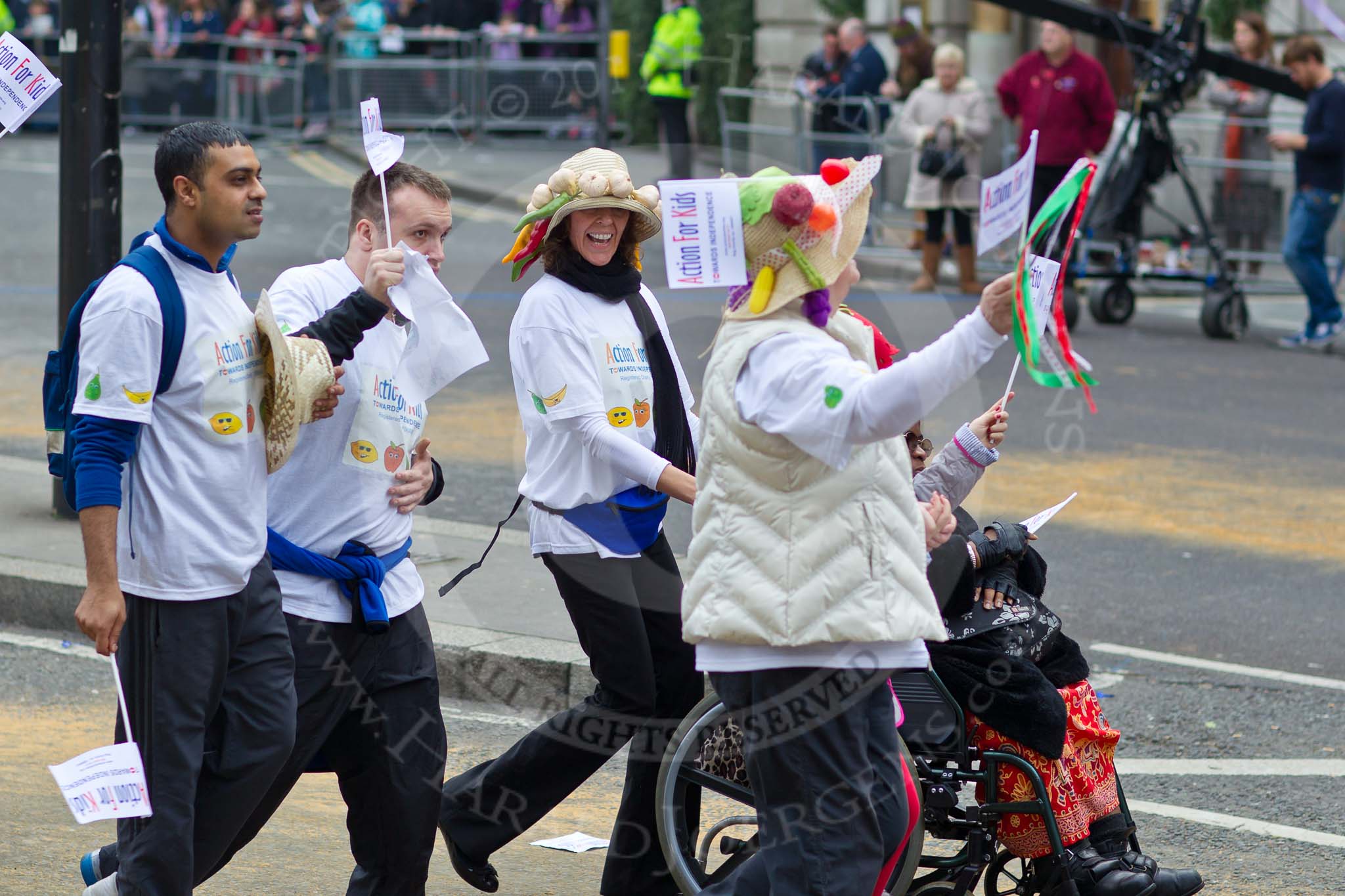 The Lord Mayor's Show 2011: Radio Taxis (http://www.radiotaxisgroup.com/), sponsoring the charity 'Action for Kids'..
Opposite Mansion House, City of London,
London,
-,
United Kingdom,
on 12 November 2011 at 11:59, image #583