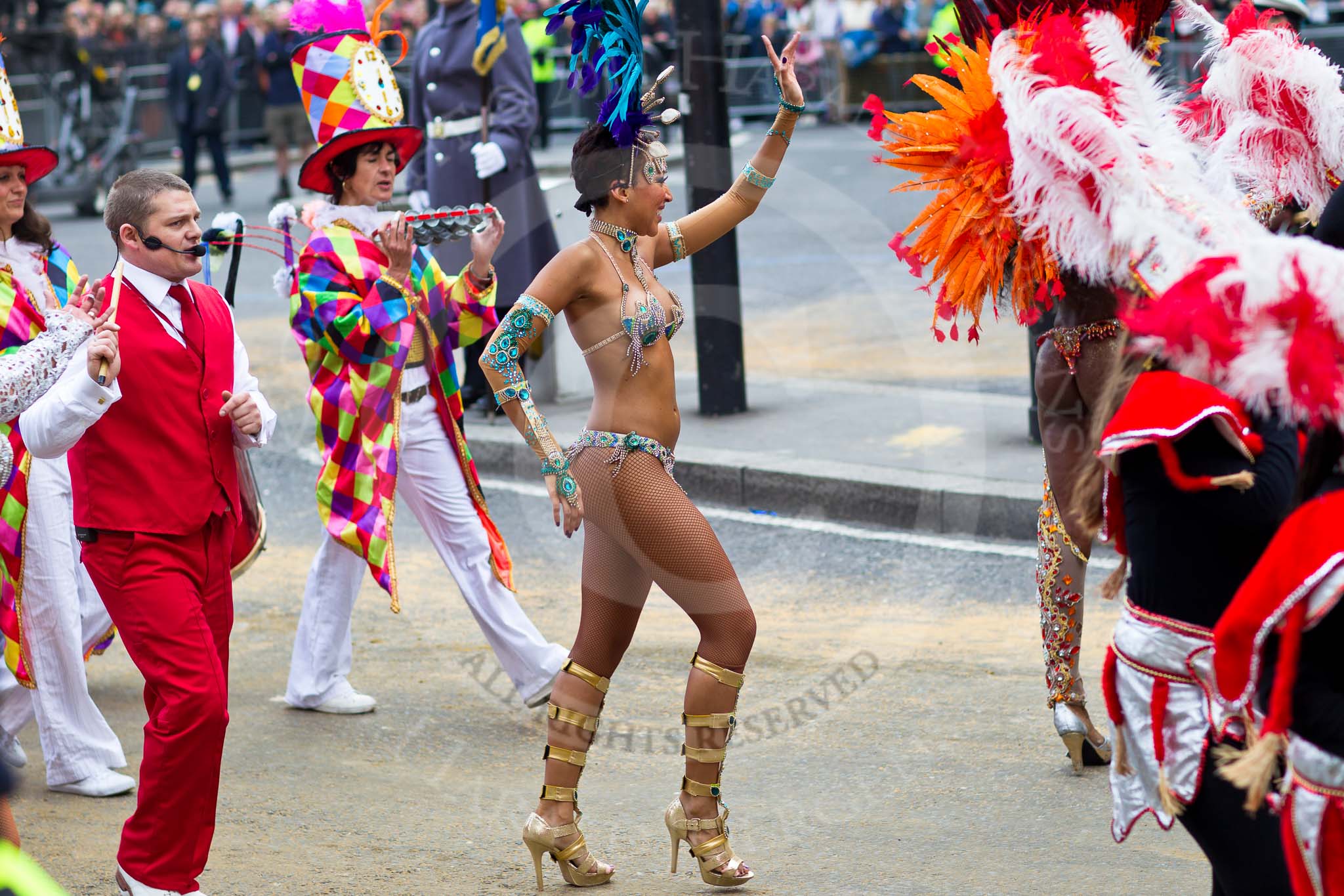 The Lord Mayor's Show 2011: Paraiso School of Samba (http://www.paraisosamba.co.uk/)..
Opposite Mansion House, City of London,
London,
-,
United Kingdom,
on 12 November 2011 at 12:03, image #627