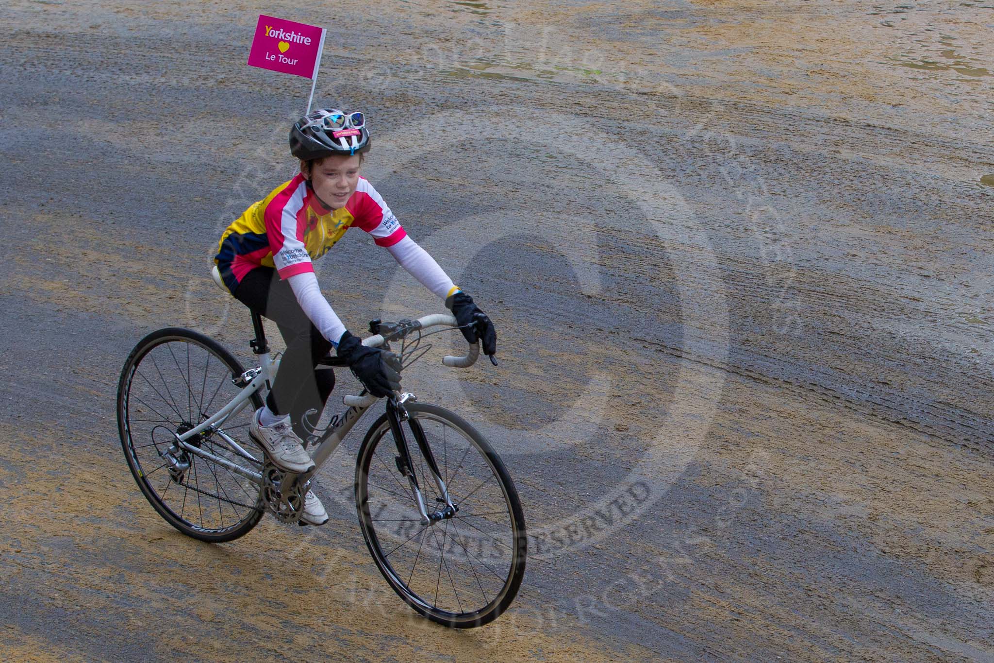 Lord Mayor's Show 2012: Entry 101 - Welcome to Yorkshire..
Press stand opposite Mansion House, City of London,
London,
Greater London,
United Kingdom,
on 10 November 2012 at 11:48, image #1360