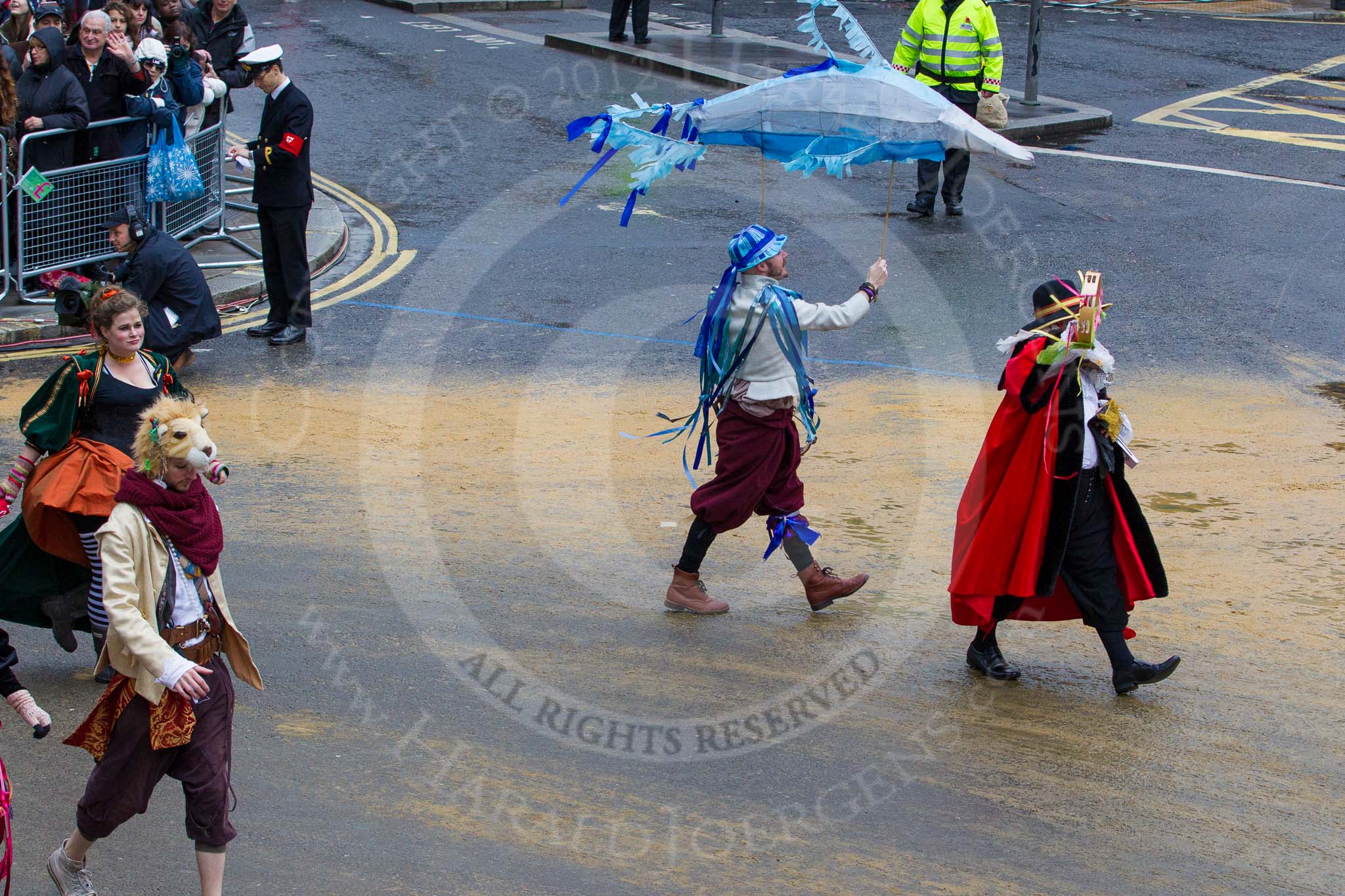 Photo 1211101155031D47714HaraldJoergens Lord Mayor's Show 2012: Entry 108 - Sir Nicholas Rainton, Lord Mayor 1632 - 1633, for the Grade 1-listed Forty Hall & Estate in north London..
Press stand opposite Mansion House, City of London,
London,
Greater London,
United Kingdom,
on 10 November 2012 at 11:55, image #1537