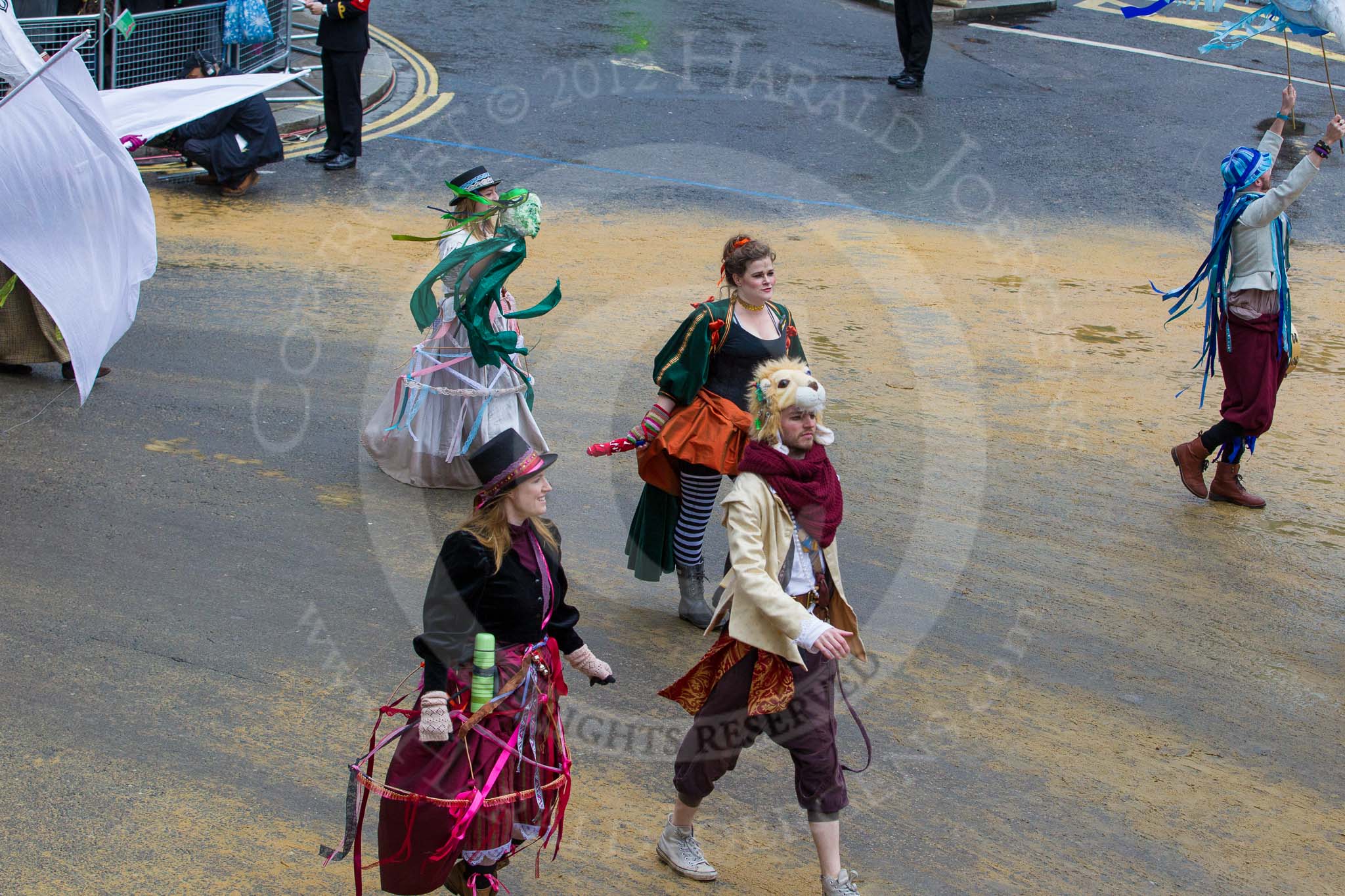 Photo 1211101155051D47717HaraldJoergens Lord Mayor's Show 2012: Entry 108 - Sir Nicholas Rainton, Lord Mayor 1632 - 1633, for the Grade 1-listed Forty Hall & Estate in north London..
Press stand opposite Mansion House, City of London,
London,
Greater London,
United Kingdom,
on 10 November 2012 at 11:55, image #1540