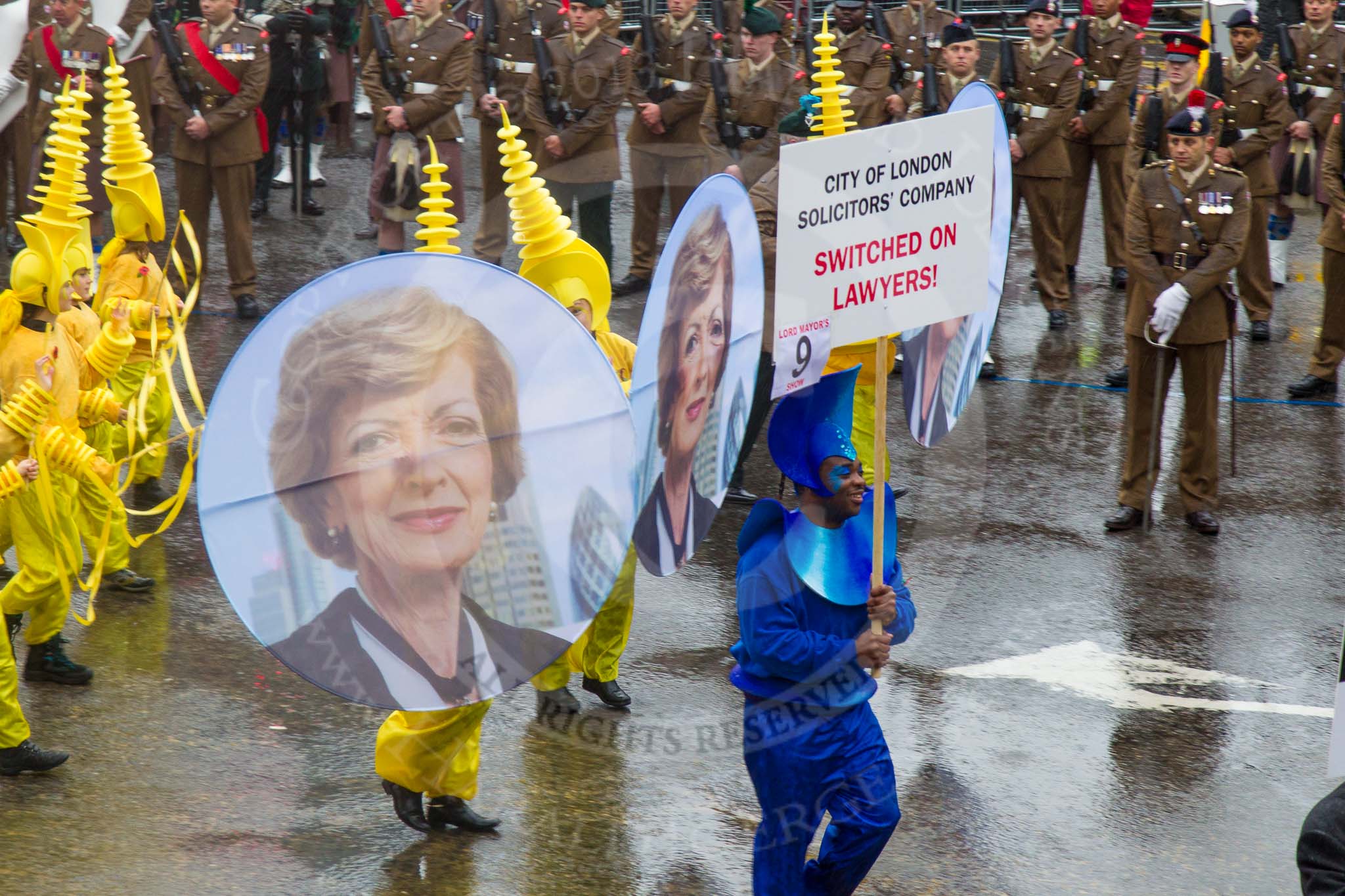 Photo 1311091103581D40648HaraldJoergens Lord Mayor's Show 2013: Group 9 - the City of London Solicitor's Company, representing 15,000 City solicitors, and the Mother Company of the new Lord Mayor, Fiona Woolf..
Press stand opposite Mansion House, City of London,
London,
Greater London,
United Kingdom,
on 09 November 2013 at 11:03, image #212
