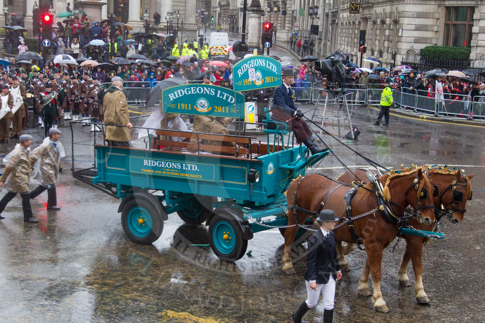 Lord Mayor's Show 2013: 13-Worshipful Company of Builders Merchants- celebrated their 50th anniversary in 2011 and recived Royal Charter in 2012..
Press stand opposite Mansion House, City of London,
London,
Greater London,
United Kingdom,
on 09 November 2013 at 11:06, image #261