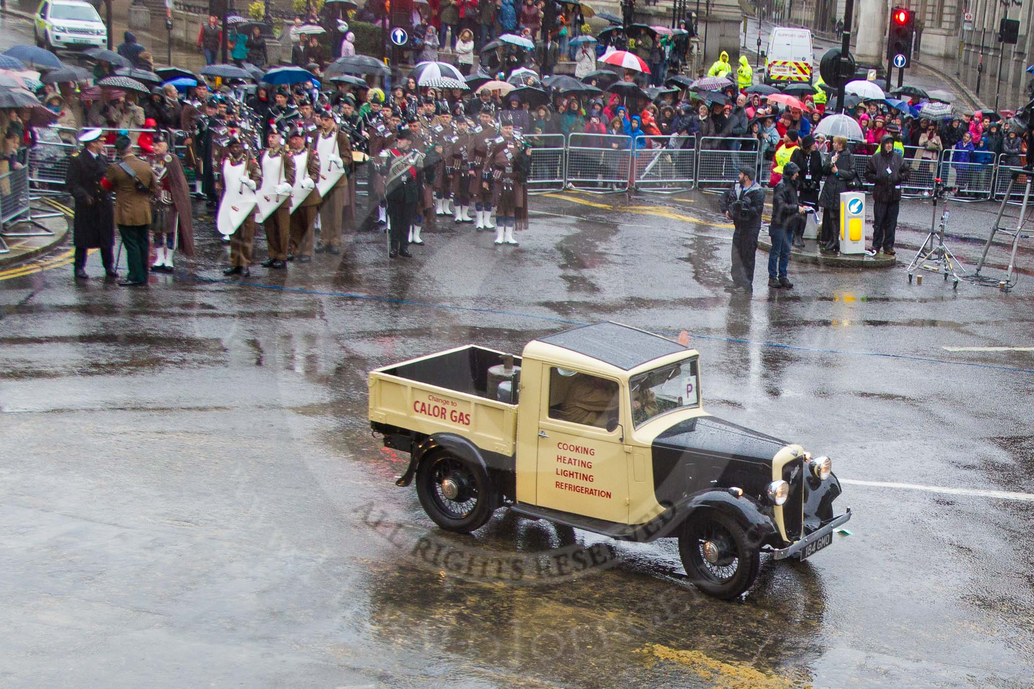 Lord Mayor's Show 2013: 13-Worshipful Company of Builders Merchants- celebrated their 50th anniversary in 2011 and recived Royal Charter in 2012..
Press stand opposite Mansion House, City of London,
London,
Greater London,
United Kingdom,
on 09 November 2013 at 11:06, image #272