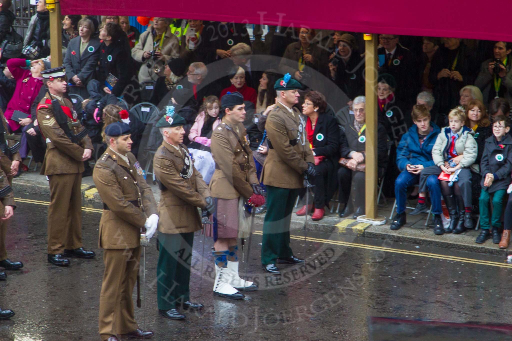 Lord Mayor's Show 2013: The London Regiment -Guards of Honour for Fiona Woolf..
Press stand opposite Mansion House, City of London,
London,
Greater London,
United Kingdom,
on 09 November 2013 at 11:07, image #274