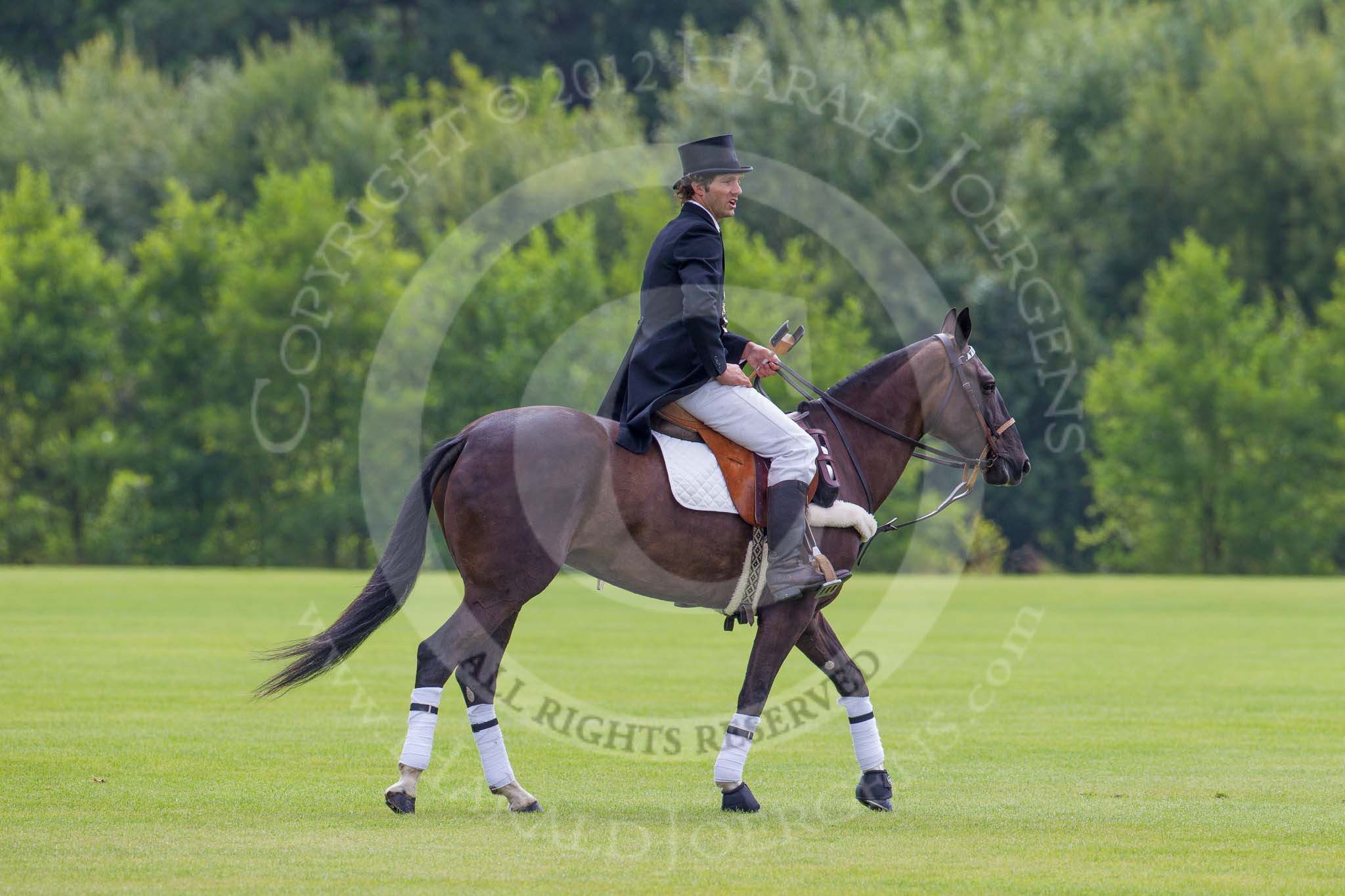 7th Heritage Polo Cup semi-finals: Umpire Guy Higginson..
Hurtwood Park Polo Club,
Ewhurst Green,
Surrey,
United Kingdom,
on 04 August 2012 at 10:59, image #1