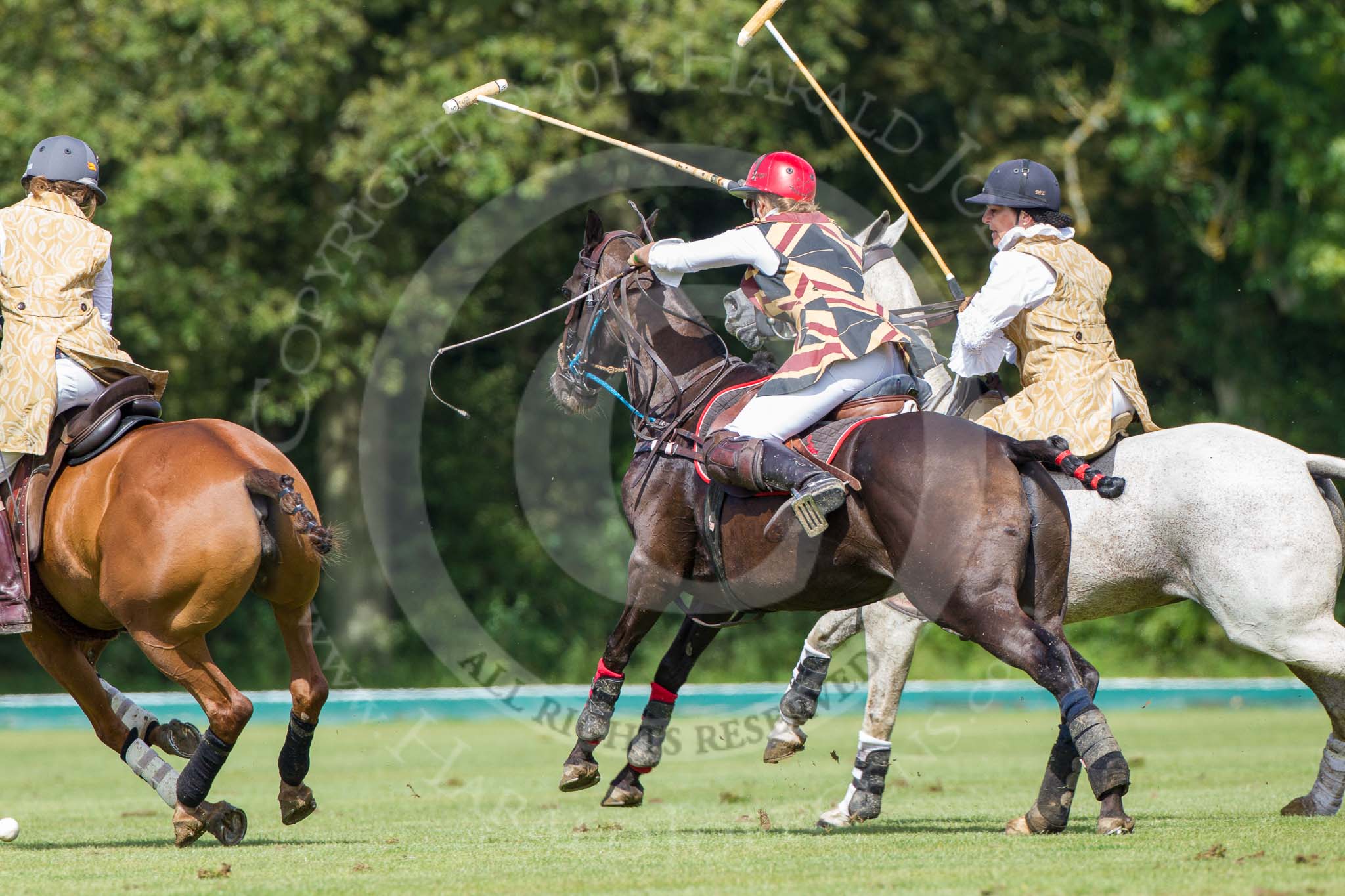 7th Heritage Polo Cup finals: Sarah Wisman breaking through..
Hurtwood Park Polo Club,
Ewhurst Green,
Surrey,
United Kingdom,
on 05 August 2012 at 15:31, image #173